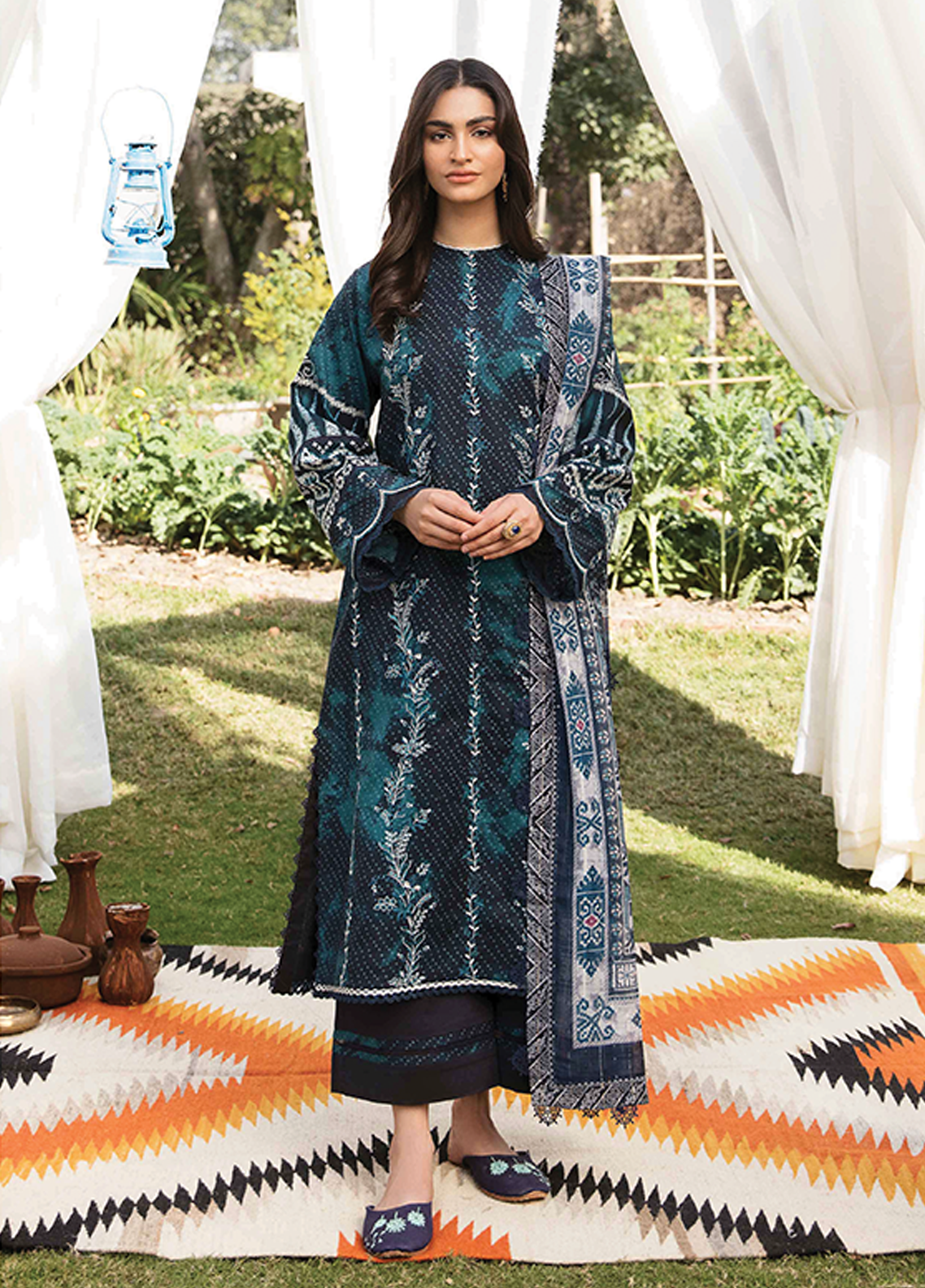 Afsanah By Seran Embroidered Lawn Unstitched 3 Piece Suit - 09 Afsanah By Seran Embroidered Lawn Unstitched 3 Piece Suit - 09