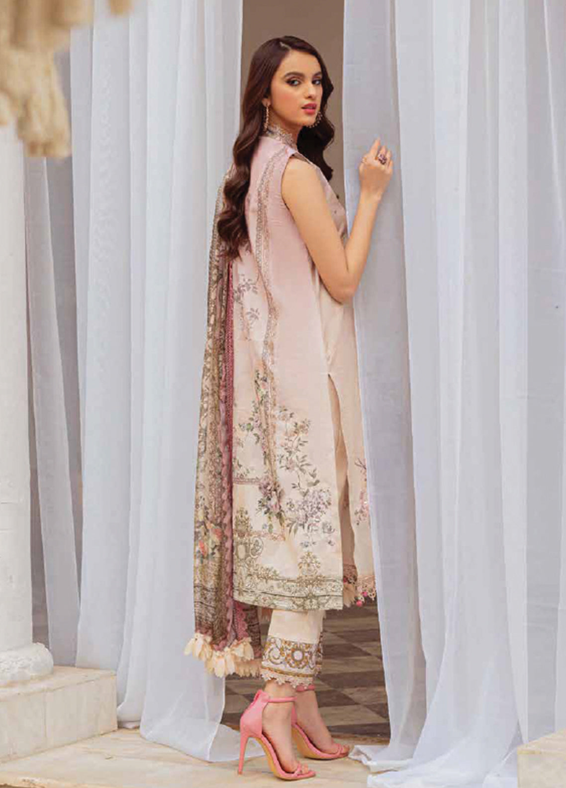 D#6B Zarqash Tresor Luxe Emb Lawn Collection 323 D#6B Zarqash Tresor Luxe Emb Lawn Collection 323