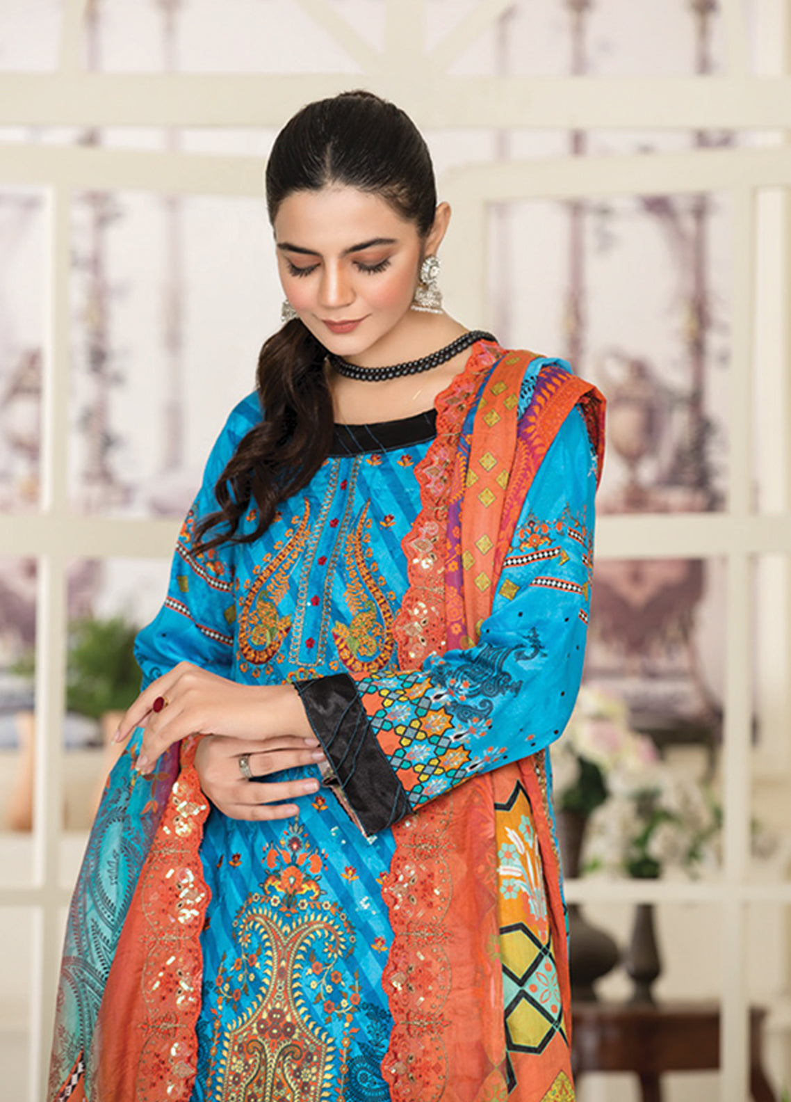 Riwaj By Afreen Embroidered Lawn Unstitched 3 Piece Suit - 01 Riwaj By Afreen Embroidered Lawn Unstitched 3 Piece Suit - 01