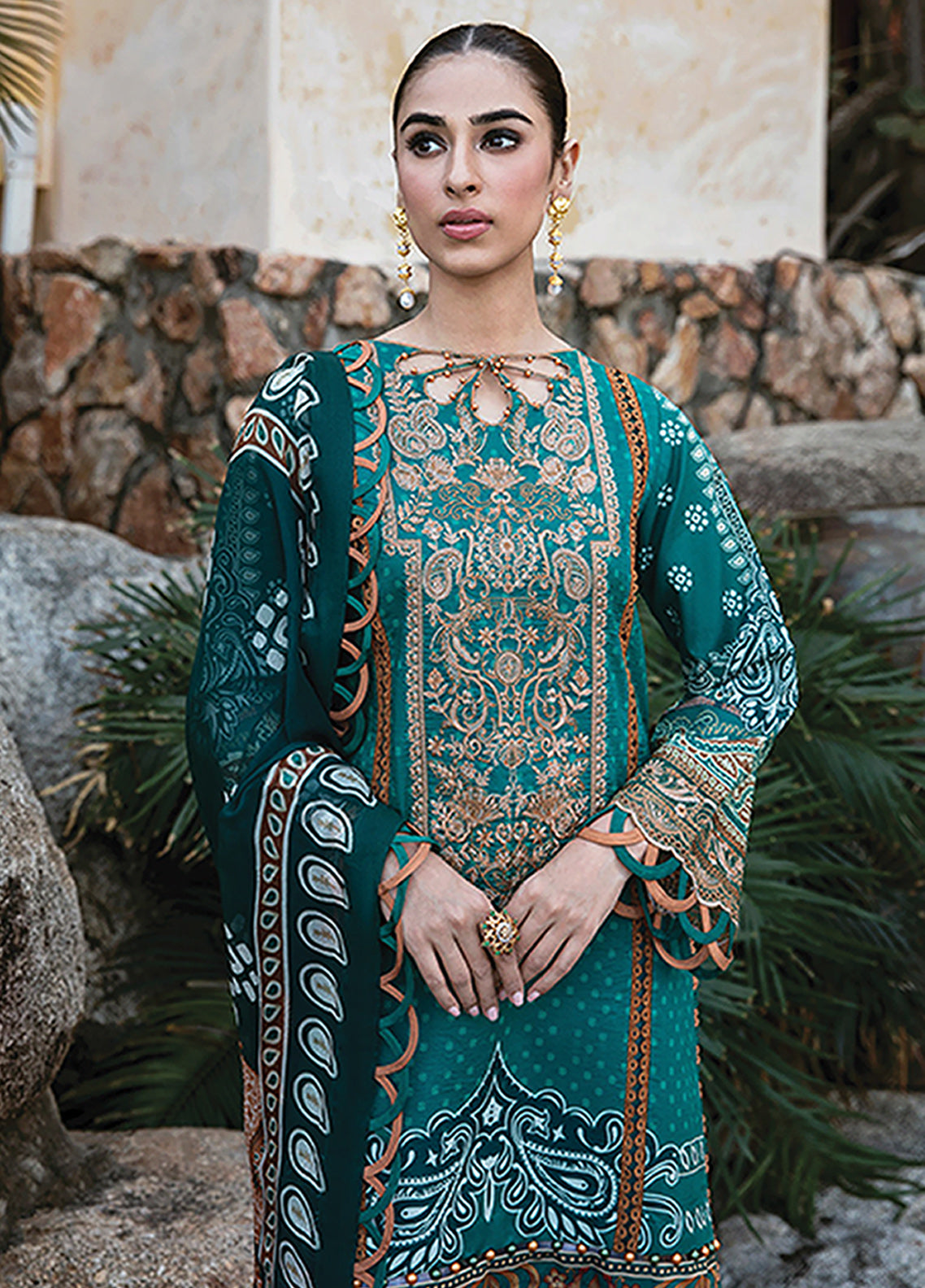 Gulaal Embroidered Lawn Unstitched 3 Piece Suit - 07 Gulaal Embroidered Lawn Unstitched 3 Piece Suit - 07