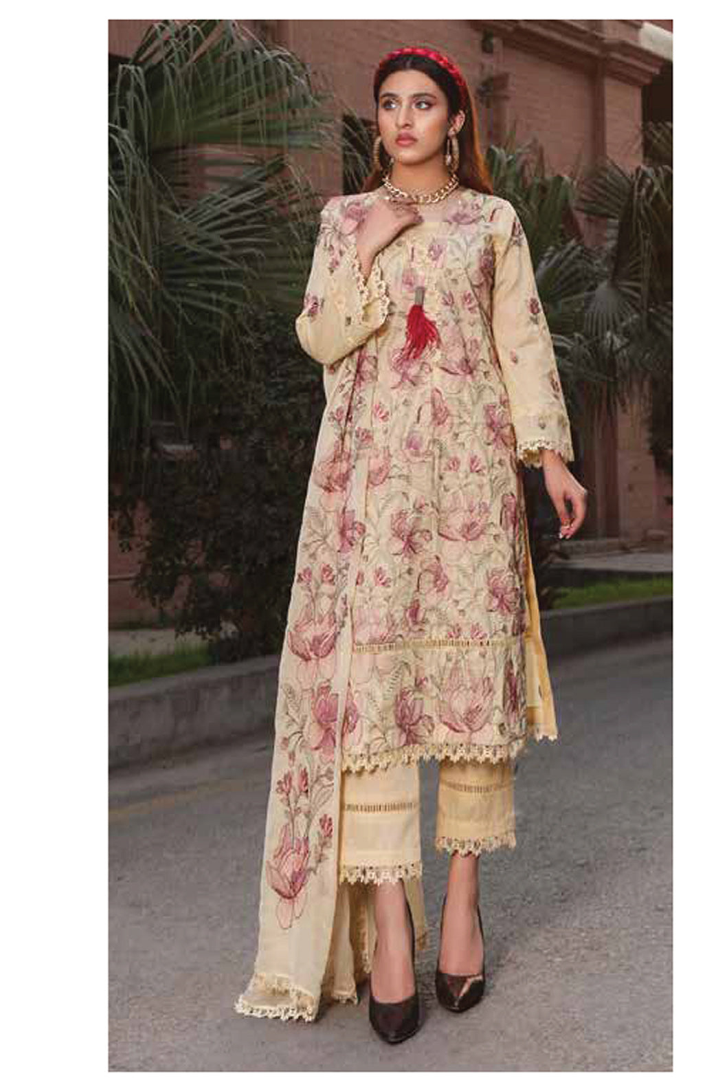 D#08 Mahnur Luxury Emb Lawn Collection 323 V-2 D#08 Mahnur Luxury Emb Lawn Collection 323 V-2