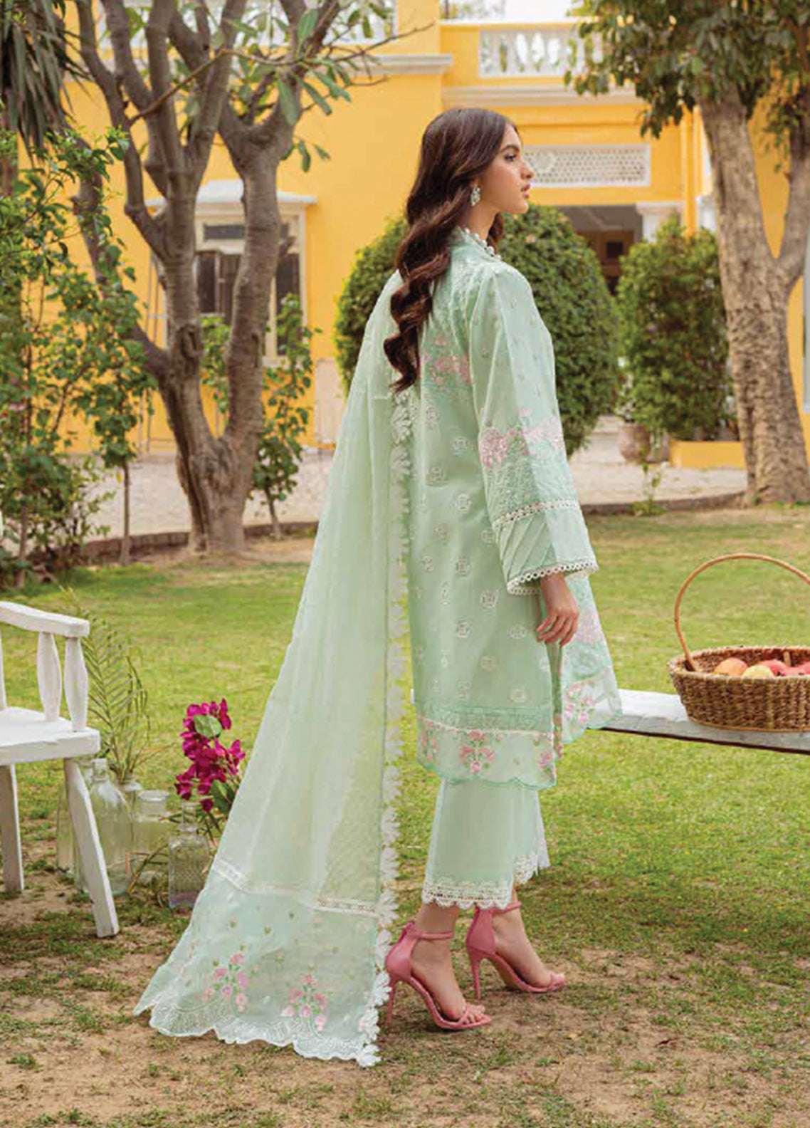 D#12B Zarqash Tresor Luxe Emb Lawn Collection 323 D#12B Zarqash Tresor Luxe Emb Lawn Collection 323