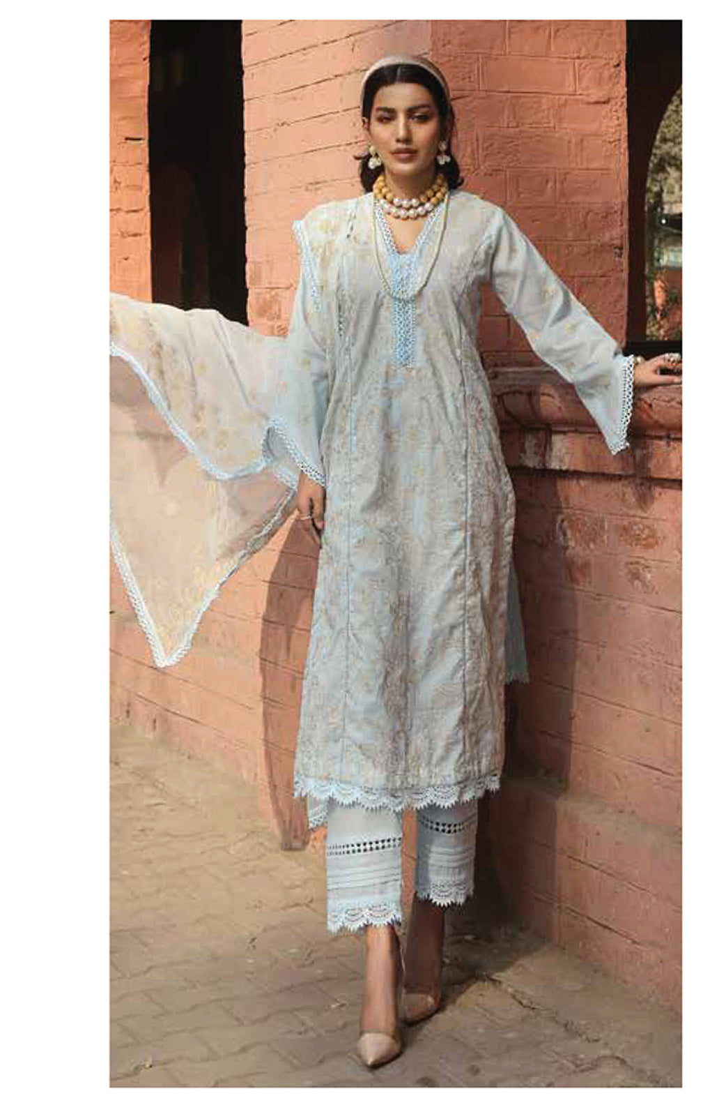 D#06 Mahnur Luxury Emb Lawn Collection 323 V-2 D#06 Mahnur Luxury Emb Lawn Collection 323 V-2