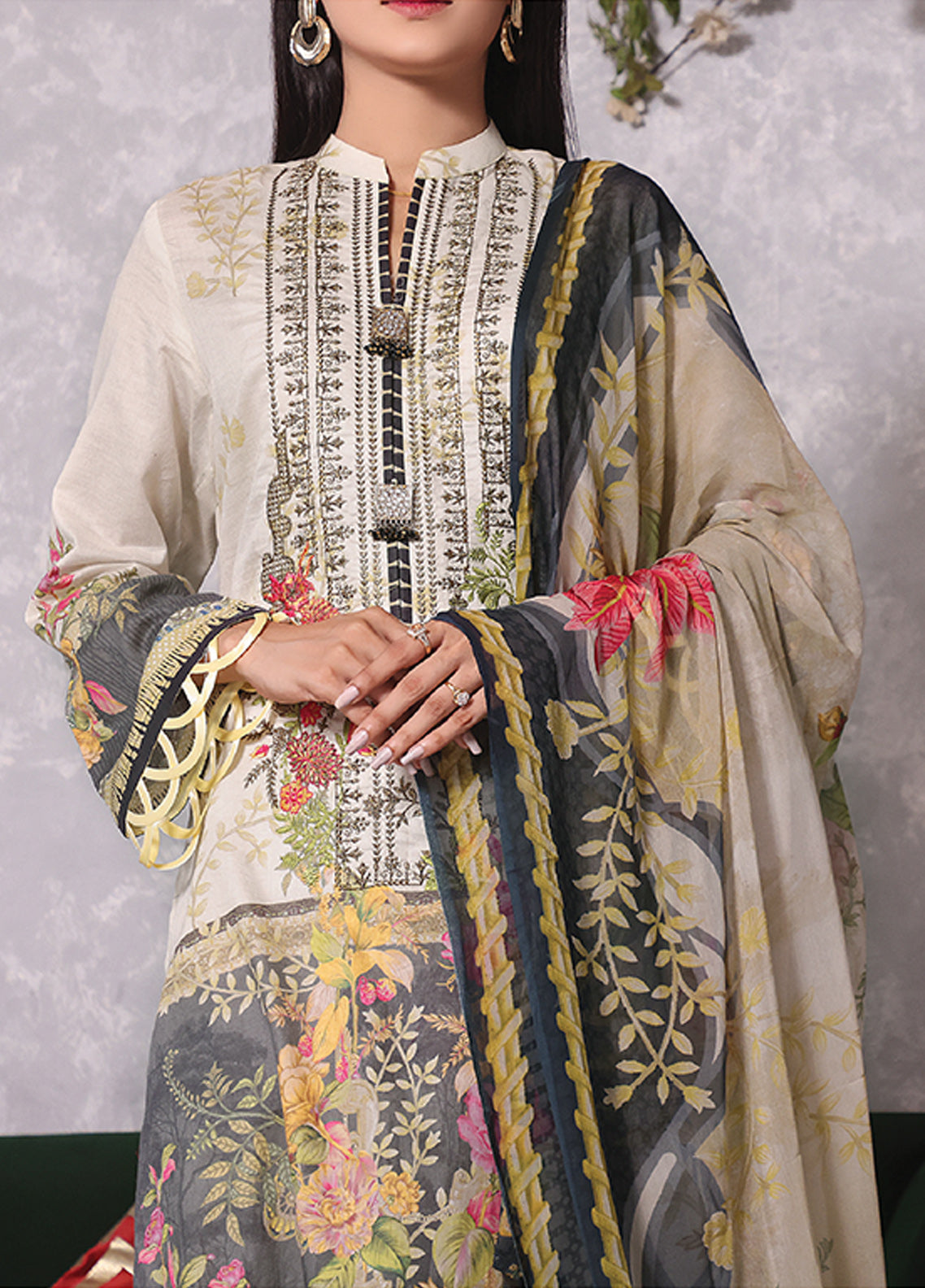 Ayesha Alishba By VS Textile Embroidered Lawn Unstitched 3 Piece Suit - 18 Ayesha Alishba By VS Textile Embroidered Lawn Unstitched 3 Piece Suit - 18