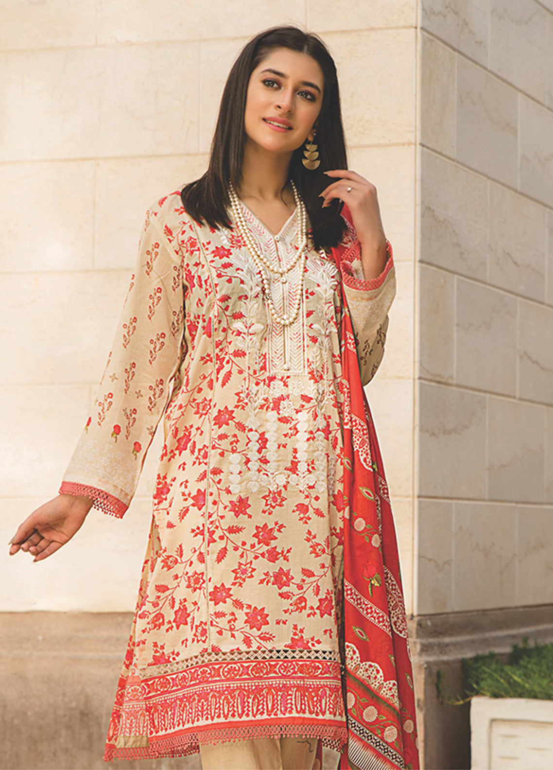 D#6905 Rashid Sunehri Digital Emb Lawn Collection 323 D#6905 Rashid Sunehri Digital Emb Lawn Collection 323
