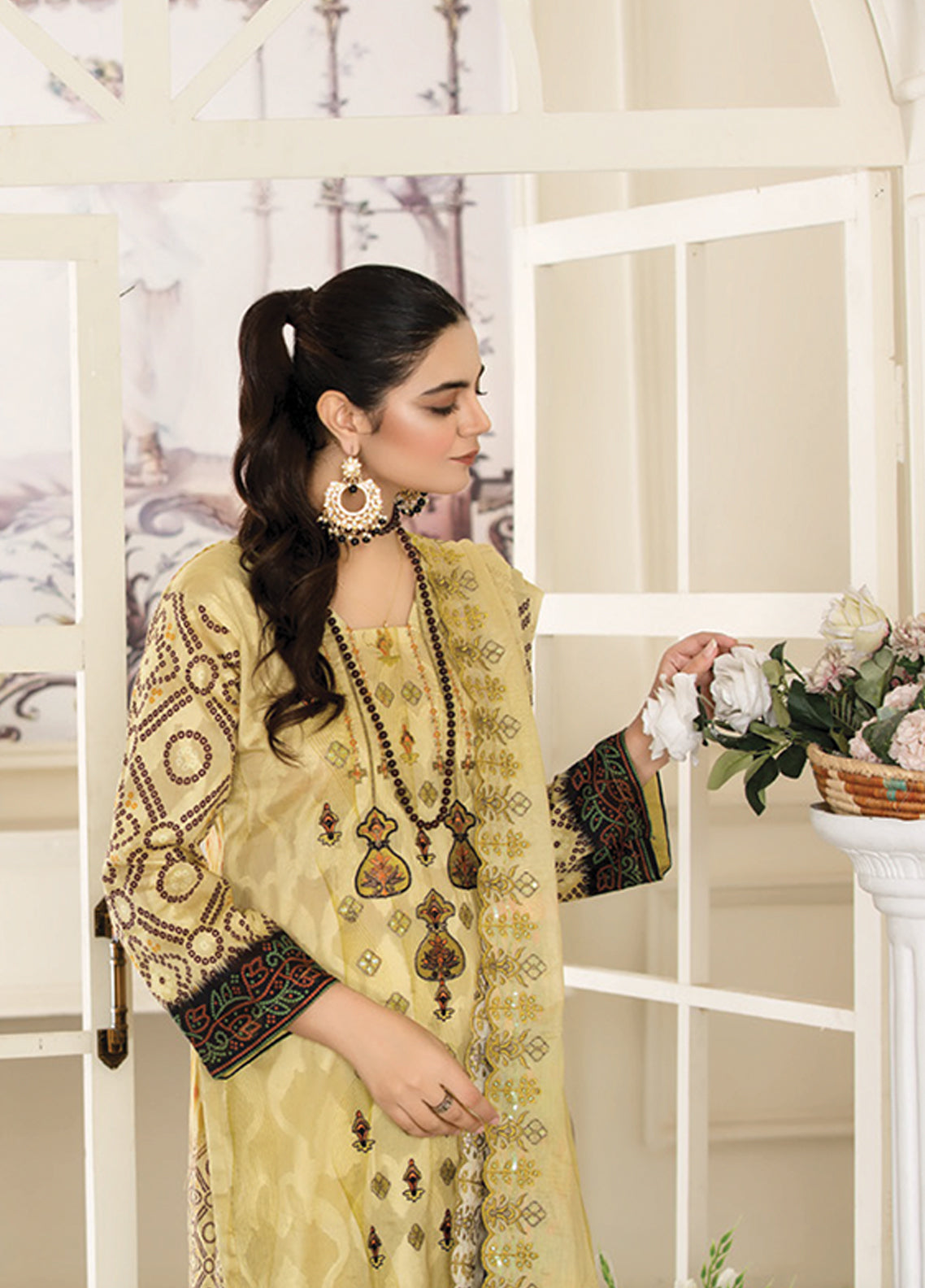 Riwaj By Afreen Embroidered Lawn Unstitched 3 Piece Suit - 10 Riwaj By Afreen Embroidered Lawn Unstitched 3 Piece Suit - 10