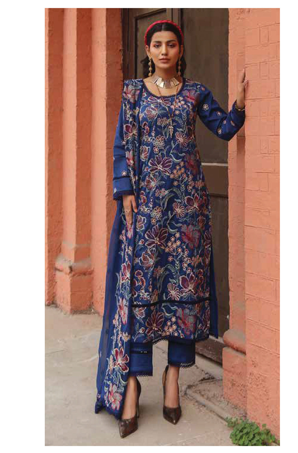 D#05 Mahnur Luxury Emb Lawn Collection 323 V-2 D#05 Mahnur Luxury Emb Lawn Collection 323 V-2