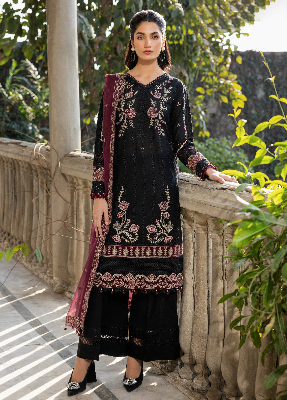Bahaar By Farasha Embroidered Lawn Unstitched 3 Piece Suit - FSH24B 06 TWILIGHT BLOOM Bahaar By Farasha Embroidered Lawn Unstitched 3 Piece Suit - FSH24B 06 TWILIGHT BLOOM