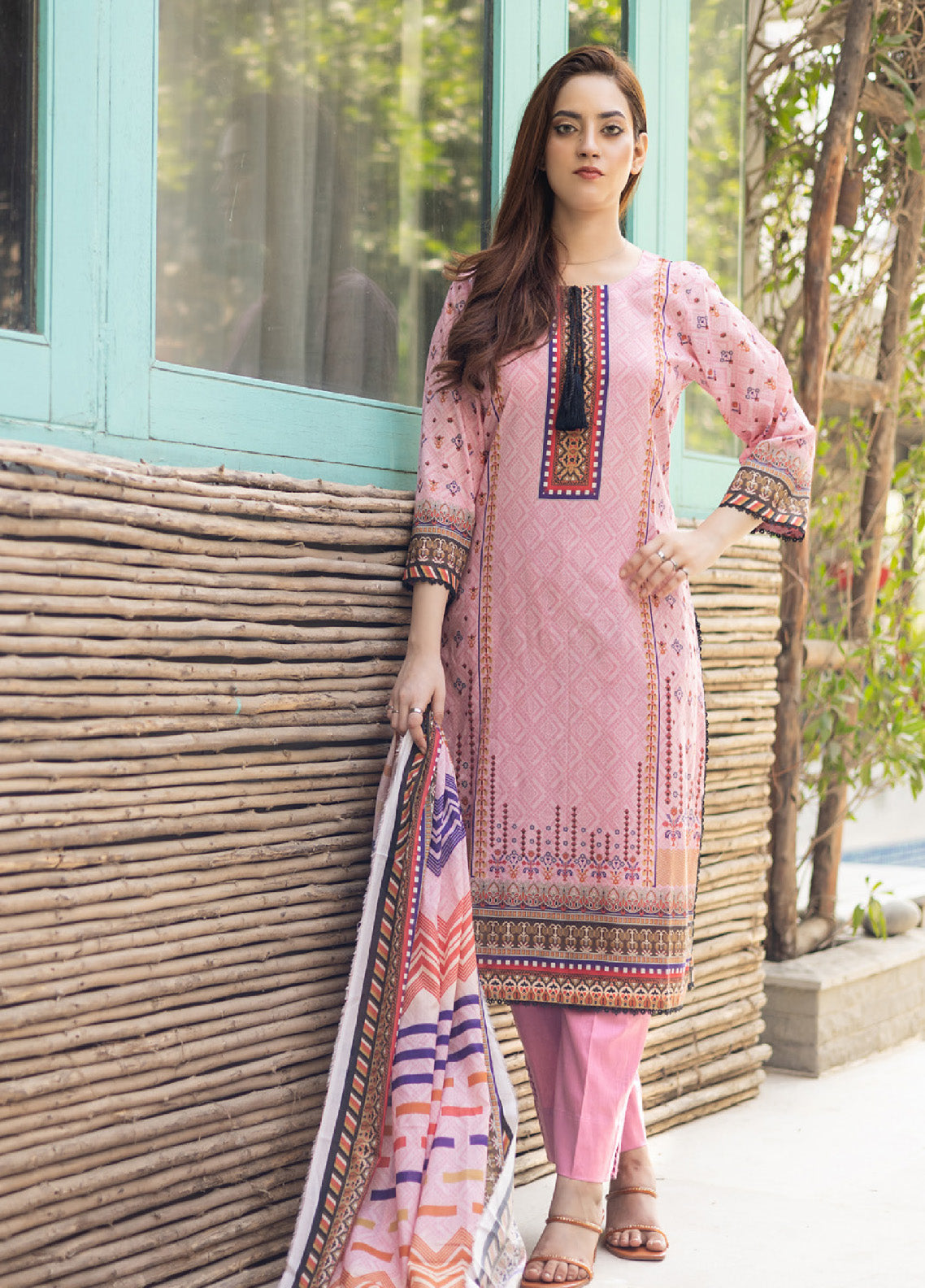 Bareera By MTF Printed Lawn Unstitched 3 Piece Suit - MTF24BL 02 Bareera By MTF Printed Lawn Unstitched 3 Piece Suit - MTF24BL 02