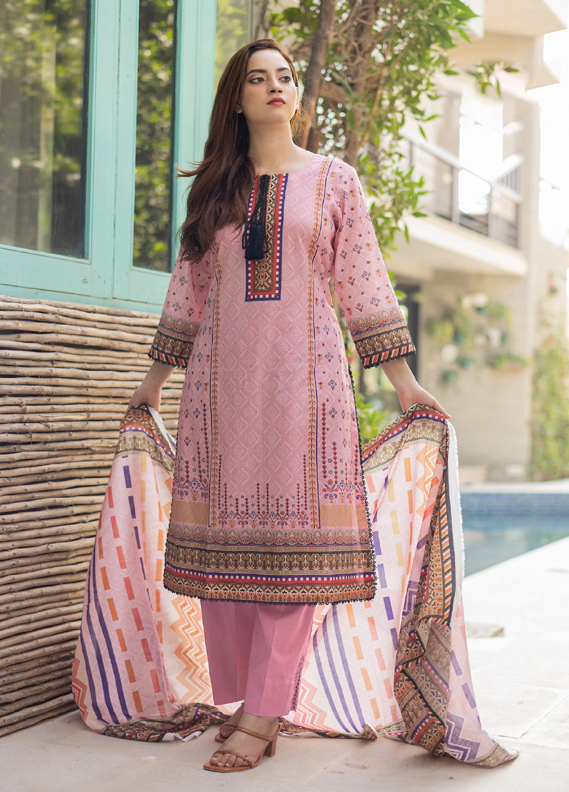 Bareera By MTF Printed Lawn Unstitched 3 Piece Suit - MTF24BL 02 Bareera By MTF Printed Lawn Unstitched 3 Piece Suit - MTF24BL 02