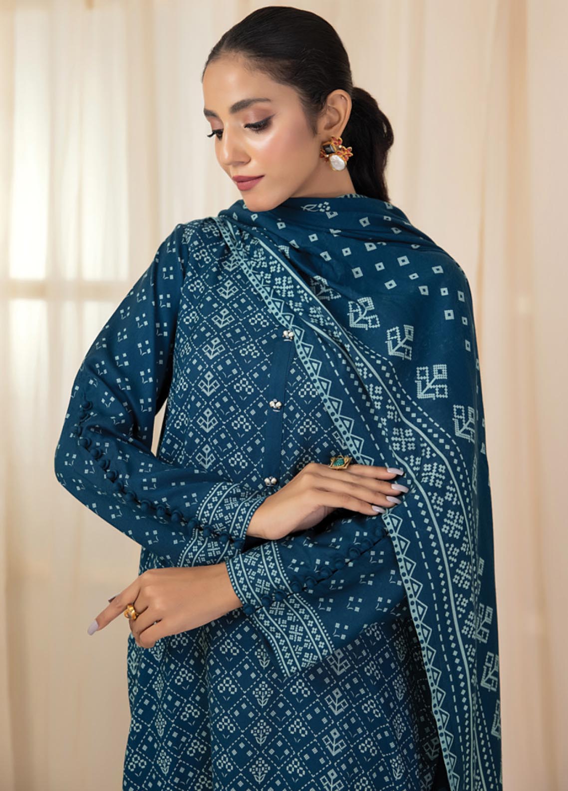 D#1002A LSM Lakhany Cashmi Vool Printed Collection 1022 V-1 D#1002A LSM Lakhany Cashmi Vool Printed Collection 1022 V-1