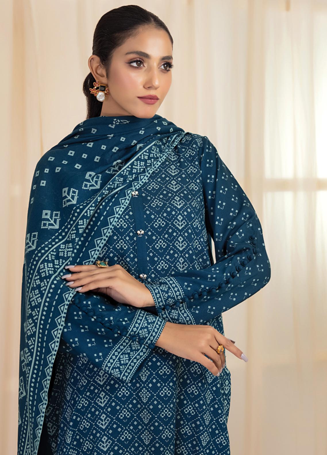 D#1002A LSM Lakhany Cashmi Vool Printed Collection 1022 V-1 D#1002A LSM Lakhany Cashmi Vool Printed Collection 1022 V-1