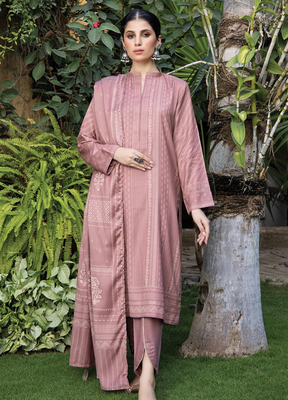 D#1016C LSM Lakhany Cashmi Vool Printed Collection 1122 V-2 D#1016C LSM Lakhany Cashmi Vool Printed Collection 1122 V-2