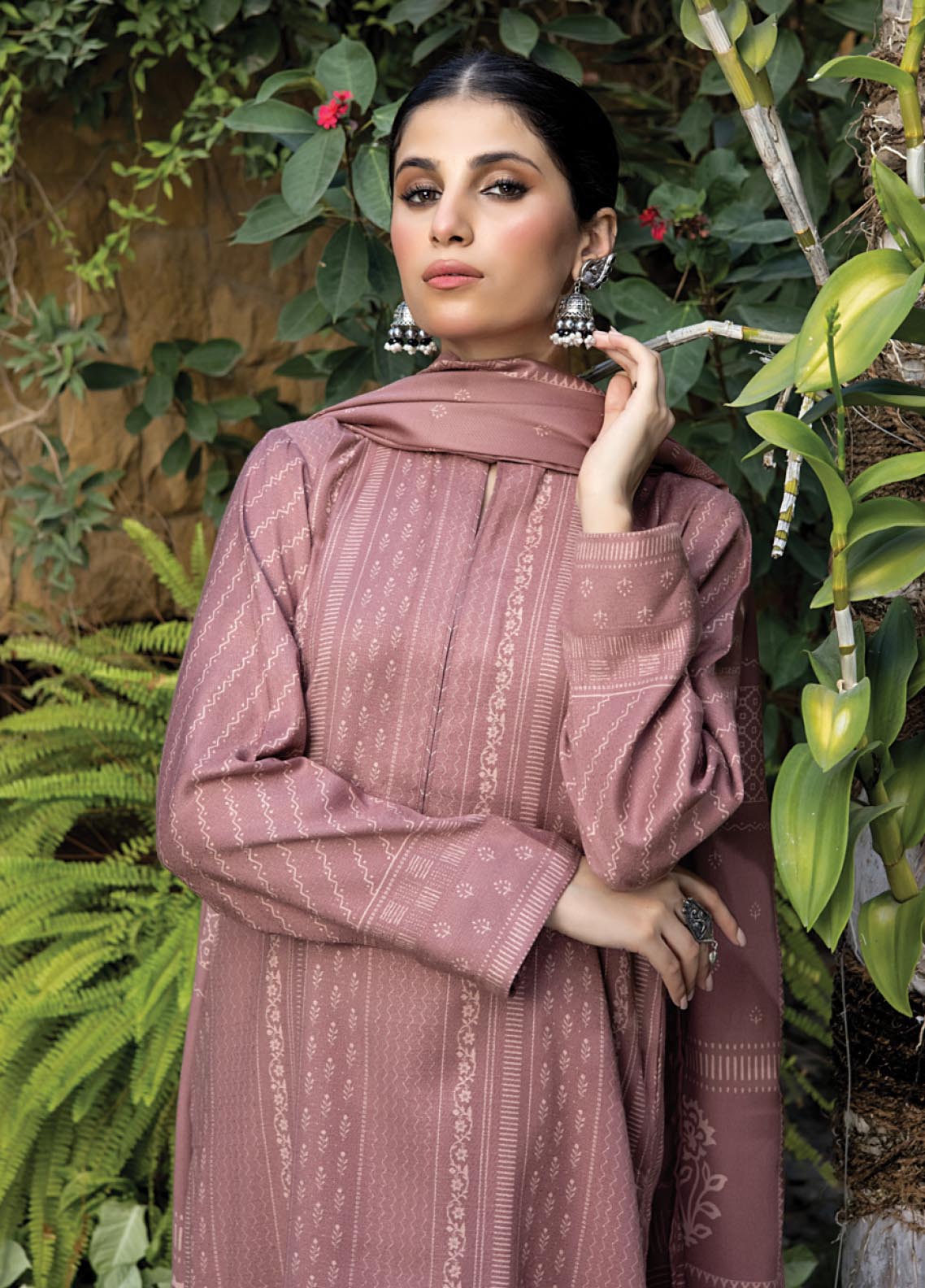 D#1016C LSM Lakhany Cashmi Vool Printed Collection 1122 V-2 D#1016C LSM Lakhany Cashmi Vool Printed Collection 1122 V-2