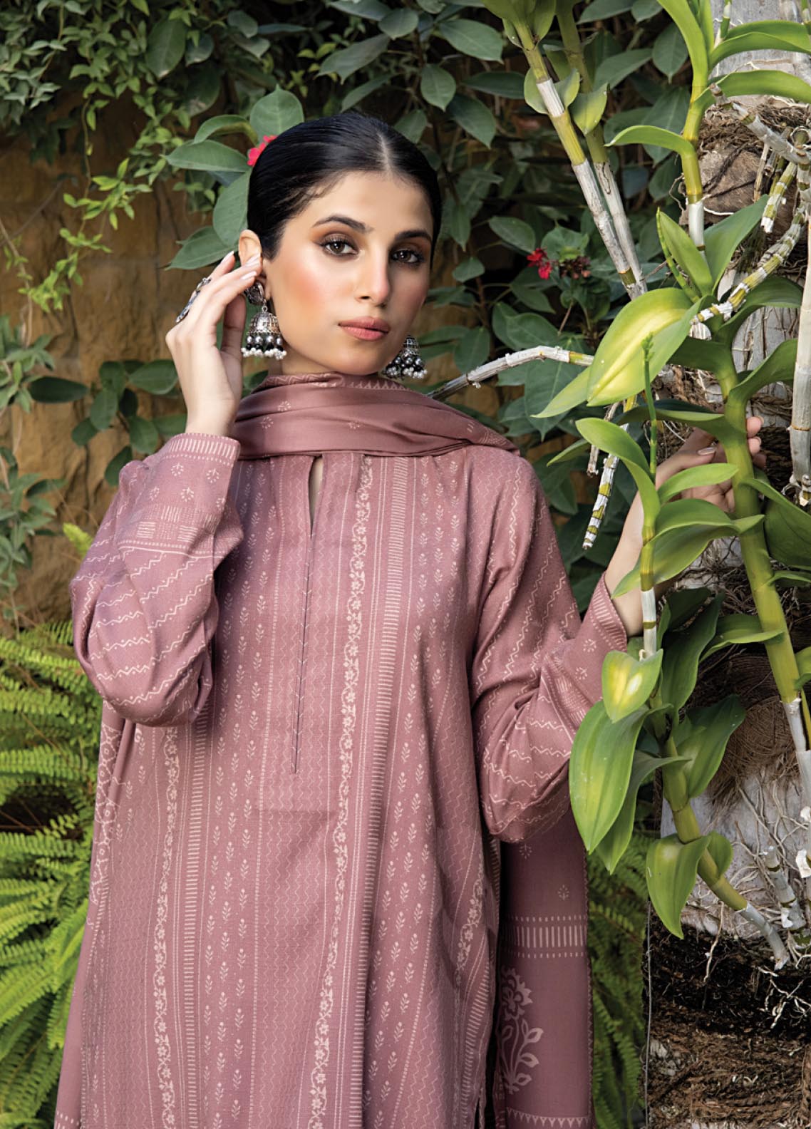 D#1016C LSM Lakhany Cashmi Vool Printed Collection 1122 V-2 D#1016C LSM Lakhany Cashmi Vool Printed Collection 1122 V-2