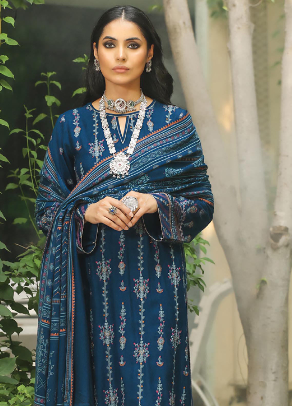 D#362 LSM Lakhany Cashmi Vool Emb Collection 1022 D#362 LSM Lakhany Cashmi Vool Emb Collection 1022