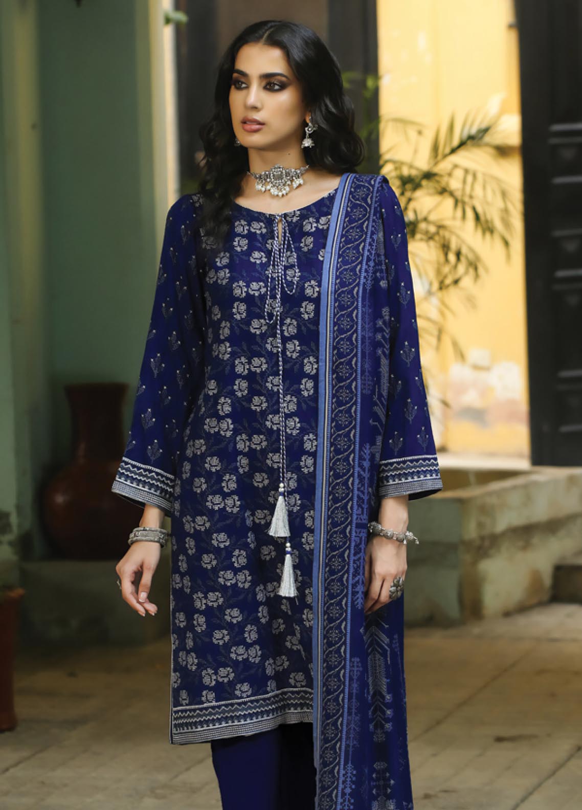 D#37 LSM Lakhany Cashmi Vool Emb Collection 1022 D#37 LSM Lakhany Cashmi Vool Emb Collection 1022