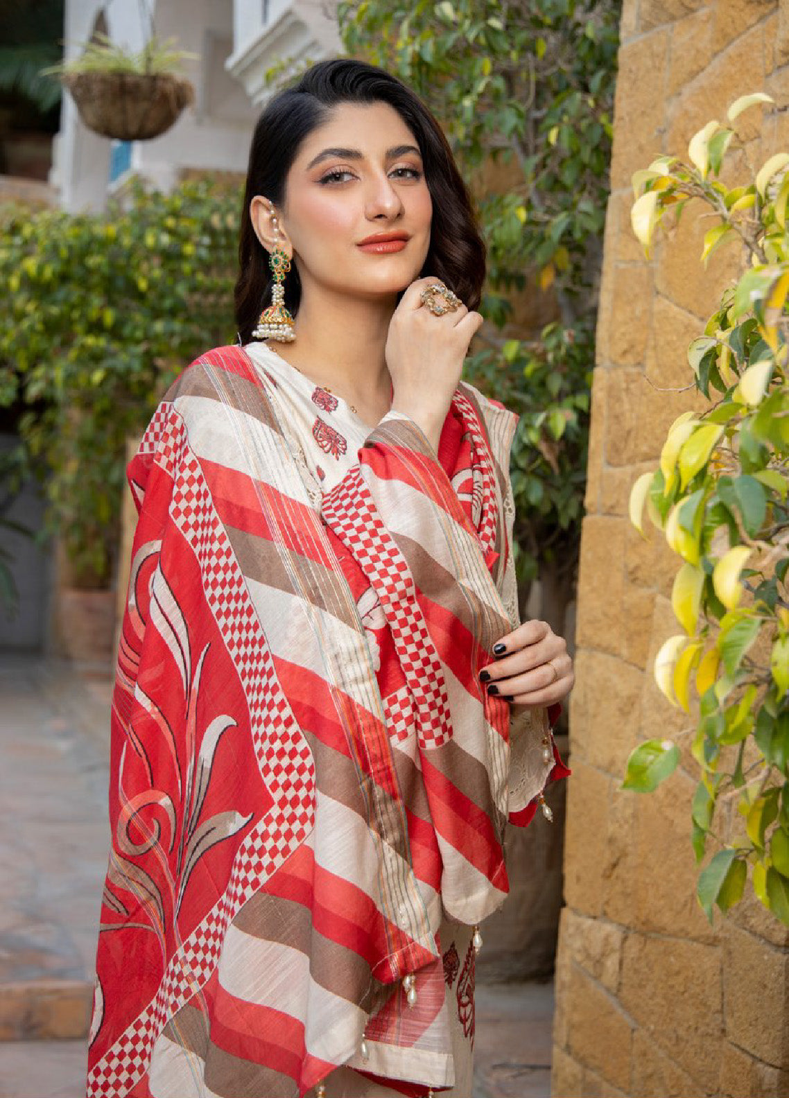 Chittyan Kalaiyaan By Schick Embroidered Lawn Unstitched 3 Piece Suit - SDH24CK 03 Chittyan Kalaiyaan By Schick Embroidered Lawn Unstitched 3 Piece Suit - SDH24CK 03