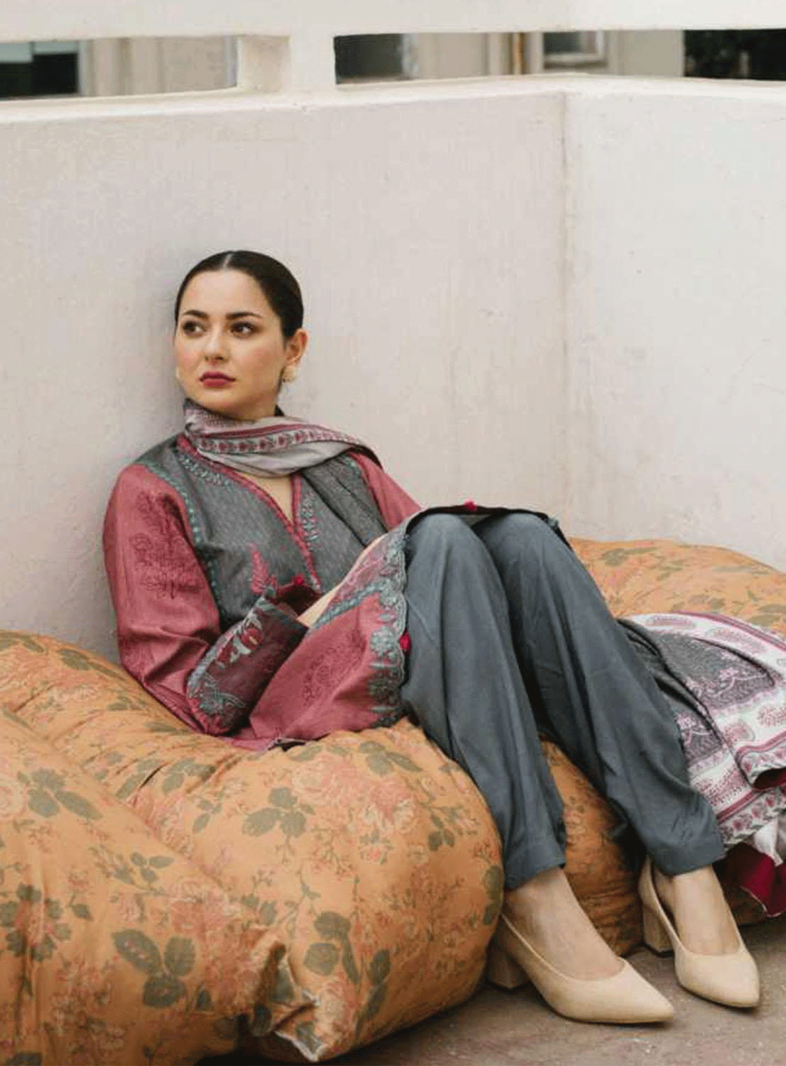 Coco By Zara Shahjahan Embroidered Linen Unstitched 3 Piece Suit - ZSJ21W ZR-06B Coco By Zara Shahjahan Embroidered Linen Unstitched 3 Piece Suit - ZSJ21W ZR-06B