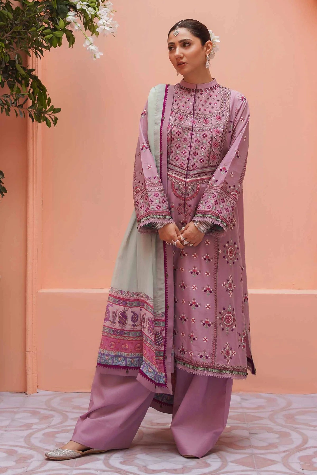 D#11A Zara Shahjahan Emb Lawn Collection 323 D#11A Zara Shahjahan Emb Lawn Collection 323