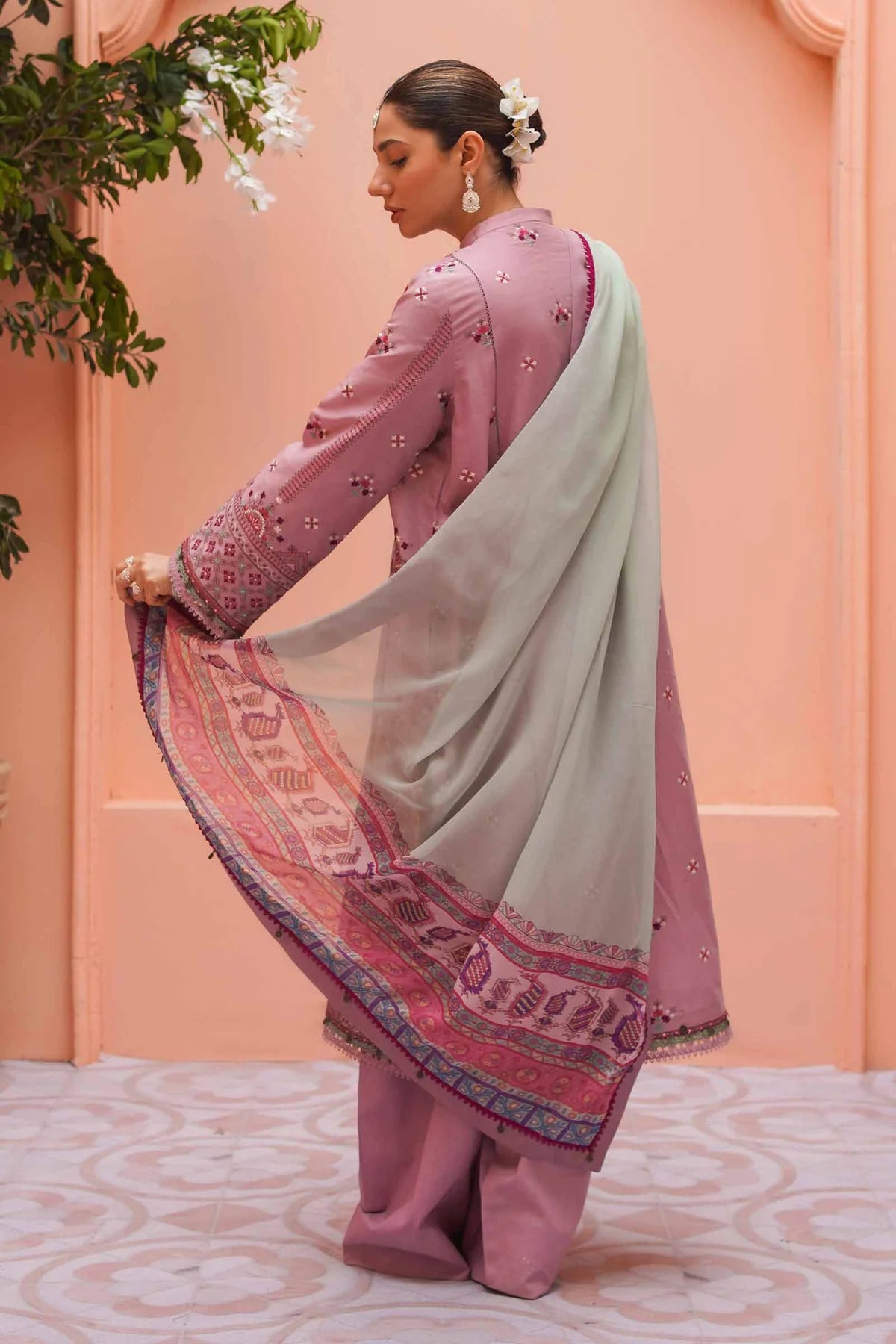 D#11A Zara Shahjahan Emb Lawn Collection 323 D#11A Zara Shahjahan Emb Lawn Collection 323
