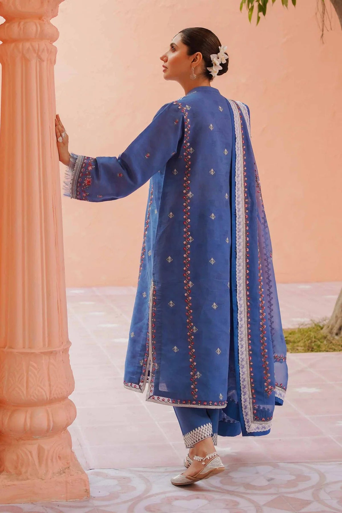 D#15A Zara Shahjahan Emb Lawn Collection 323 D#15A Zara Shahjahan Emb Lawn Collection 323