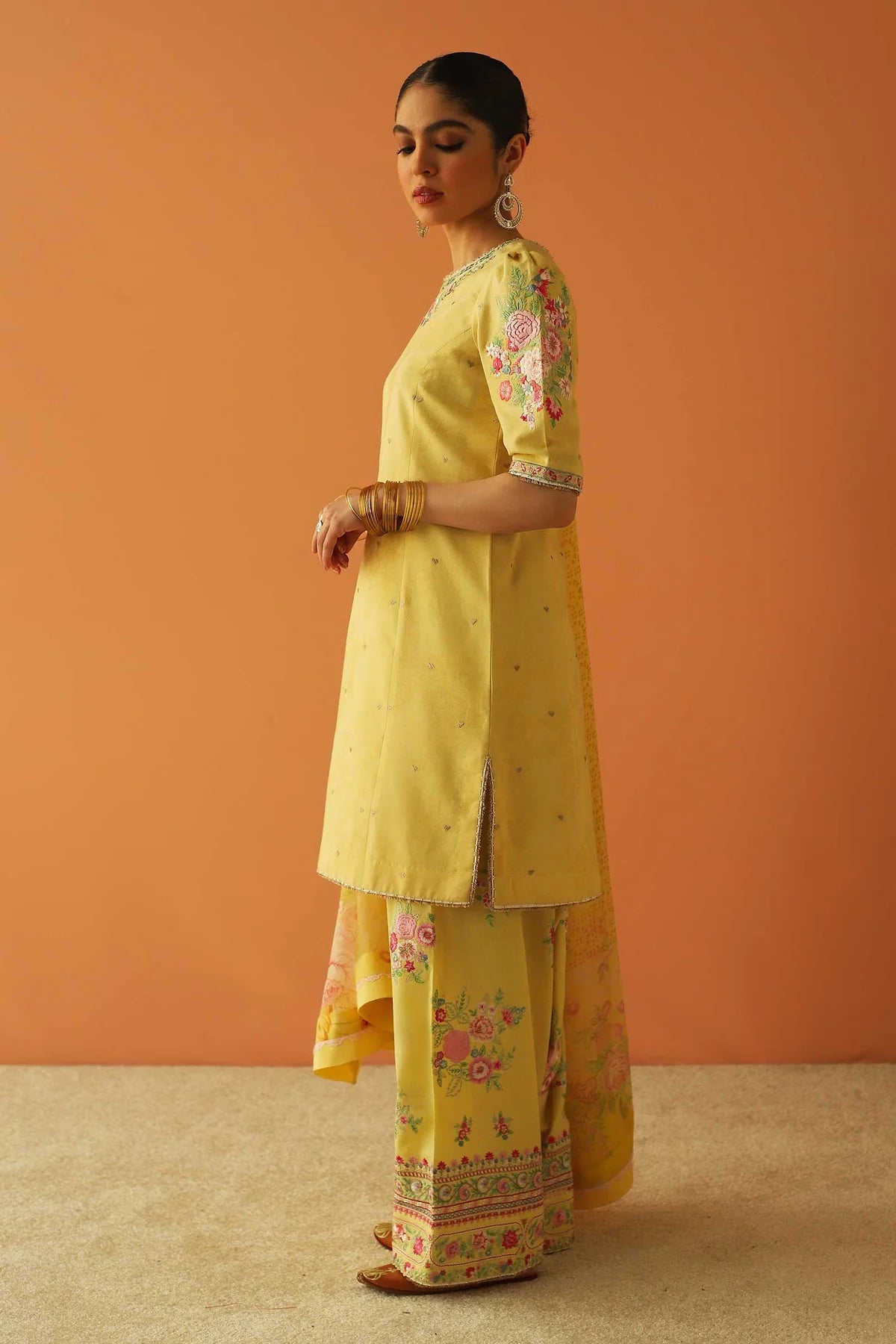 D#4B Zara Shahjahan Emb Lawn Collection 323 D#4B Zara Shahjahan Emb Lawn Collection 323