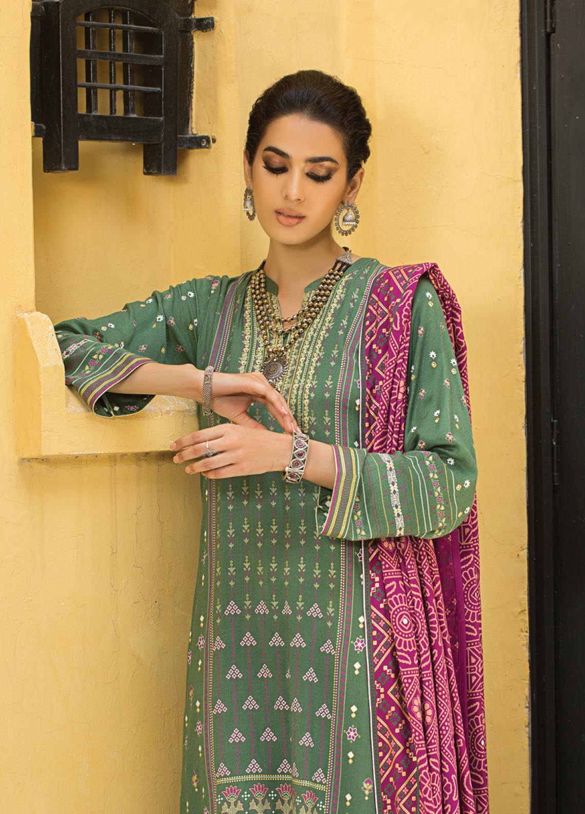 D#140 LSM Lakhany Dareechay Emb Collection 1122 D#140 LSM Lakhany Dareechay Emb Collection 1122