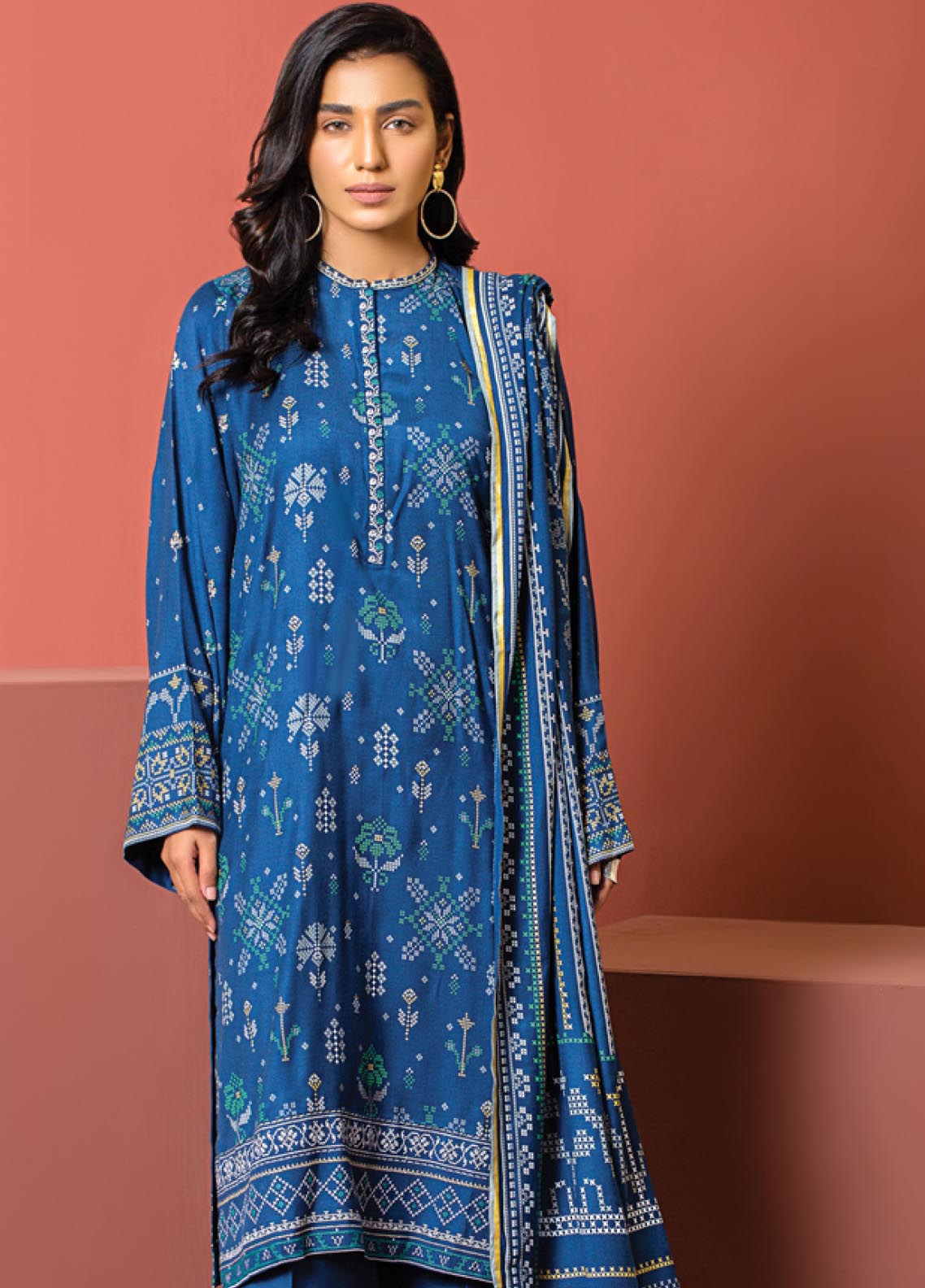 D#0005 LSM Lakhany Dareechay Emb Collection 1122 D#0005 LSM Lakhany Dareechay Emb Collection 1122