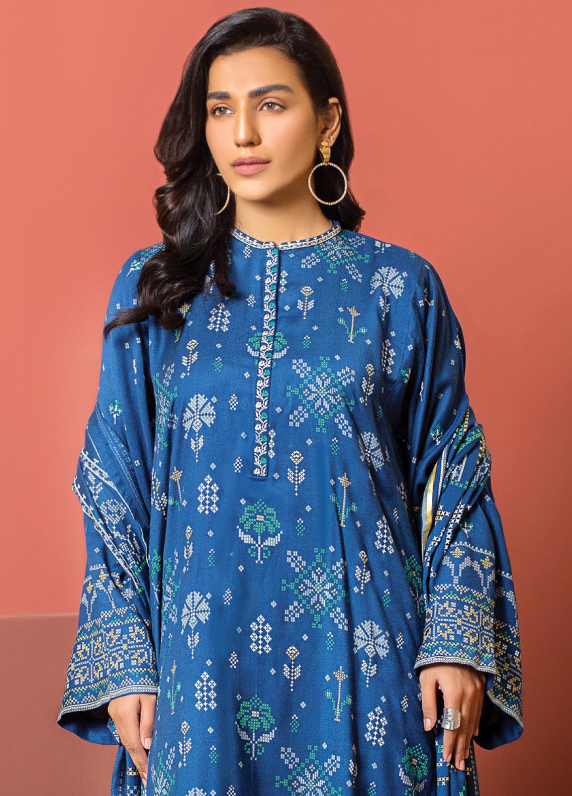 D#0005 LSM Lakhany Dareechay Emb Collection 1122 D#0005 LSM Lakhany Dareechay Emb Collection 1122