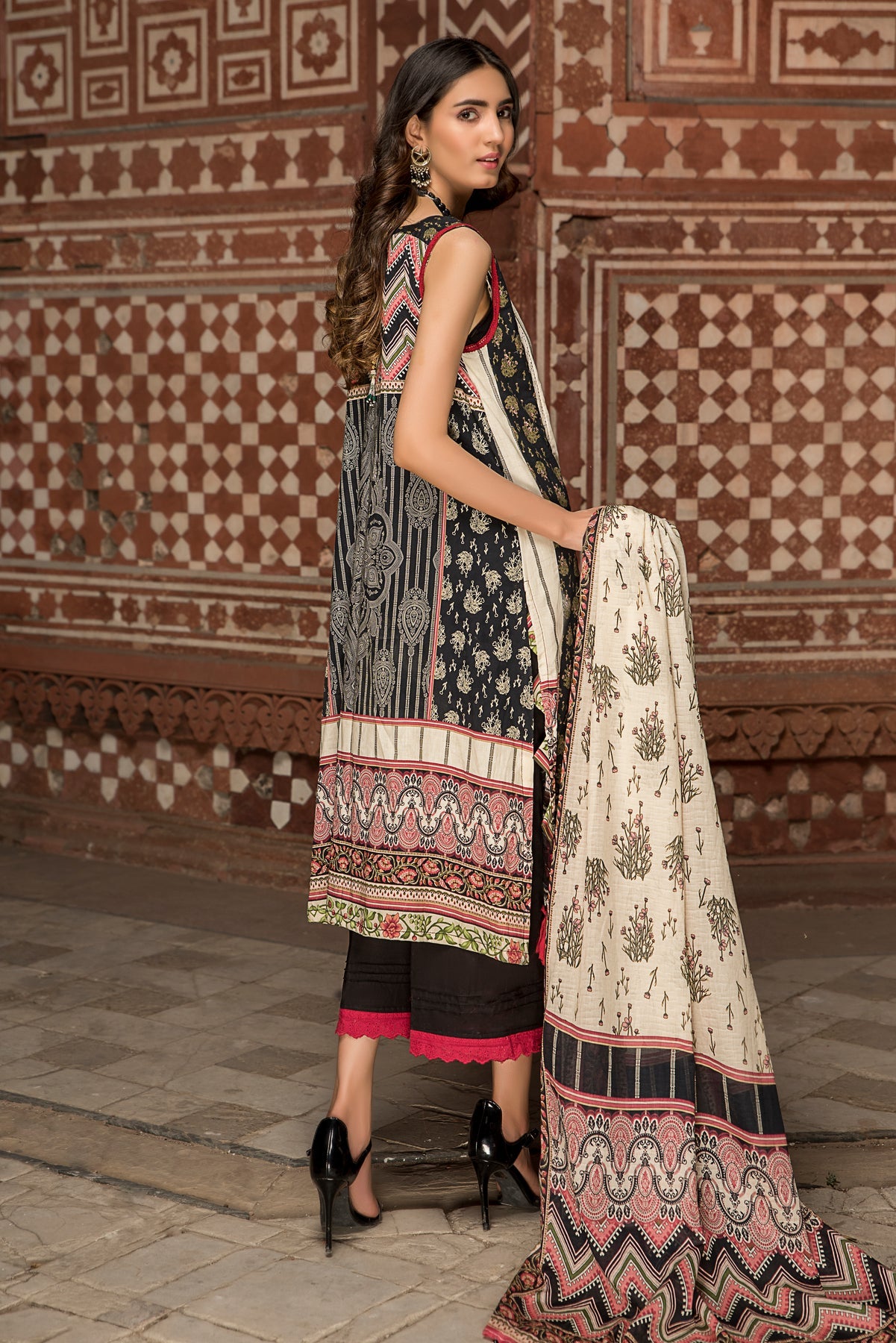 Taragini Unstitched 3 Piece Nadira Taragini Unstitched 3 Piece Nadira