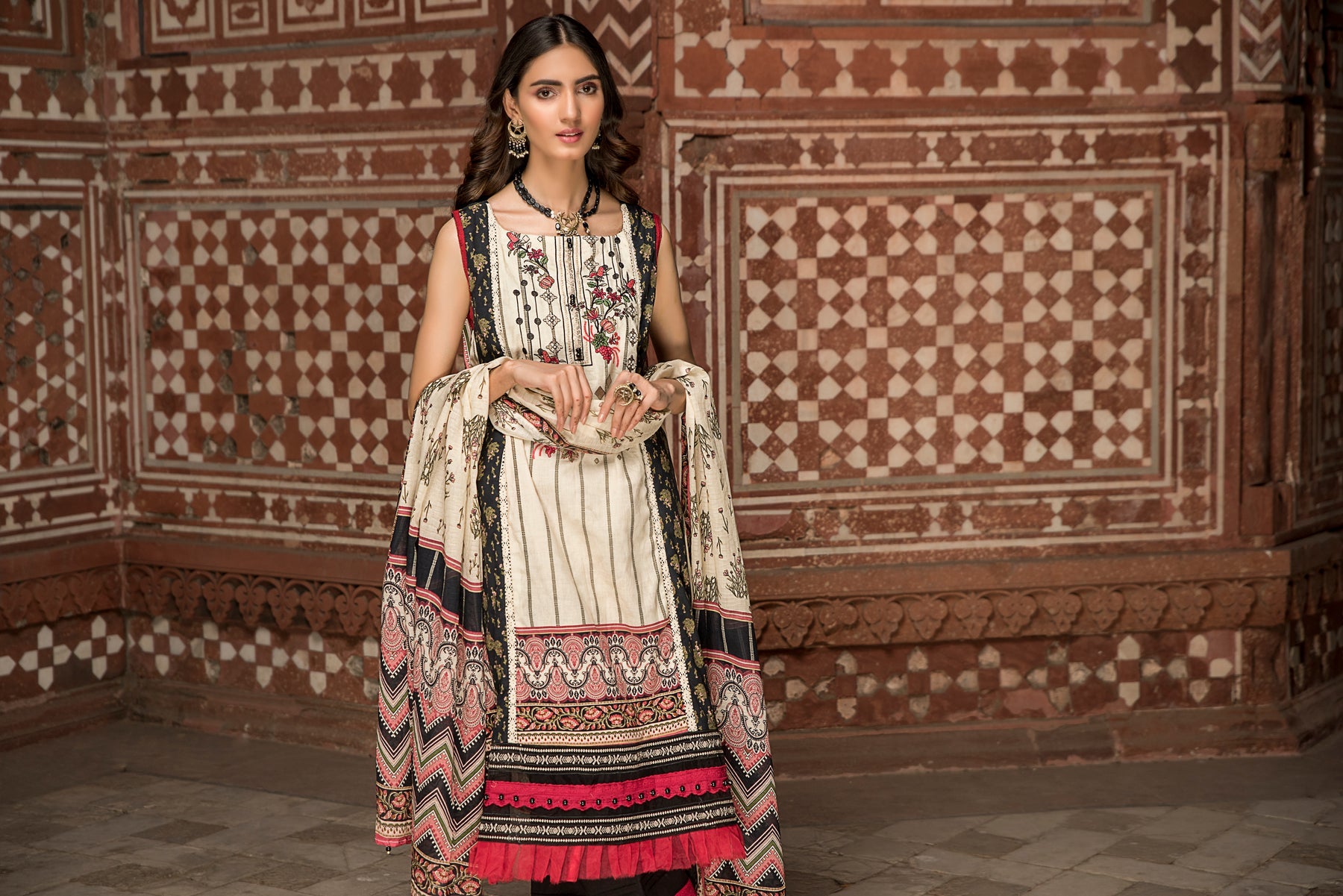 Taragini Unstitched 3 Piece Nadira Taragini Unstitched 3 Piece Nadira