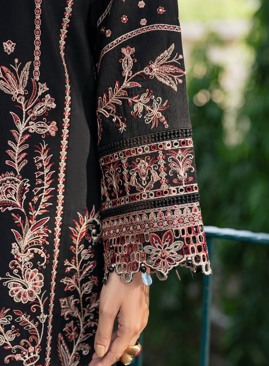 Dastoor By Farasha Embroidered Khaddar Unstitched 3 Piece Suit - 4 KHAYAL Dastoor By Farasha Embroidered Khaddar Unstitched 3 Piece Suit - 4 KHAYAL