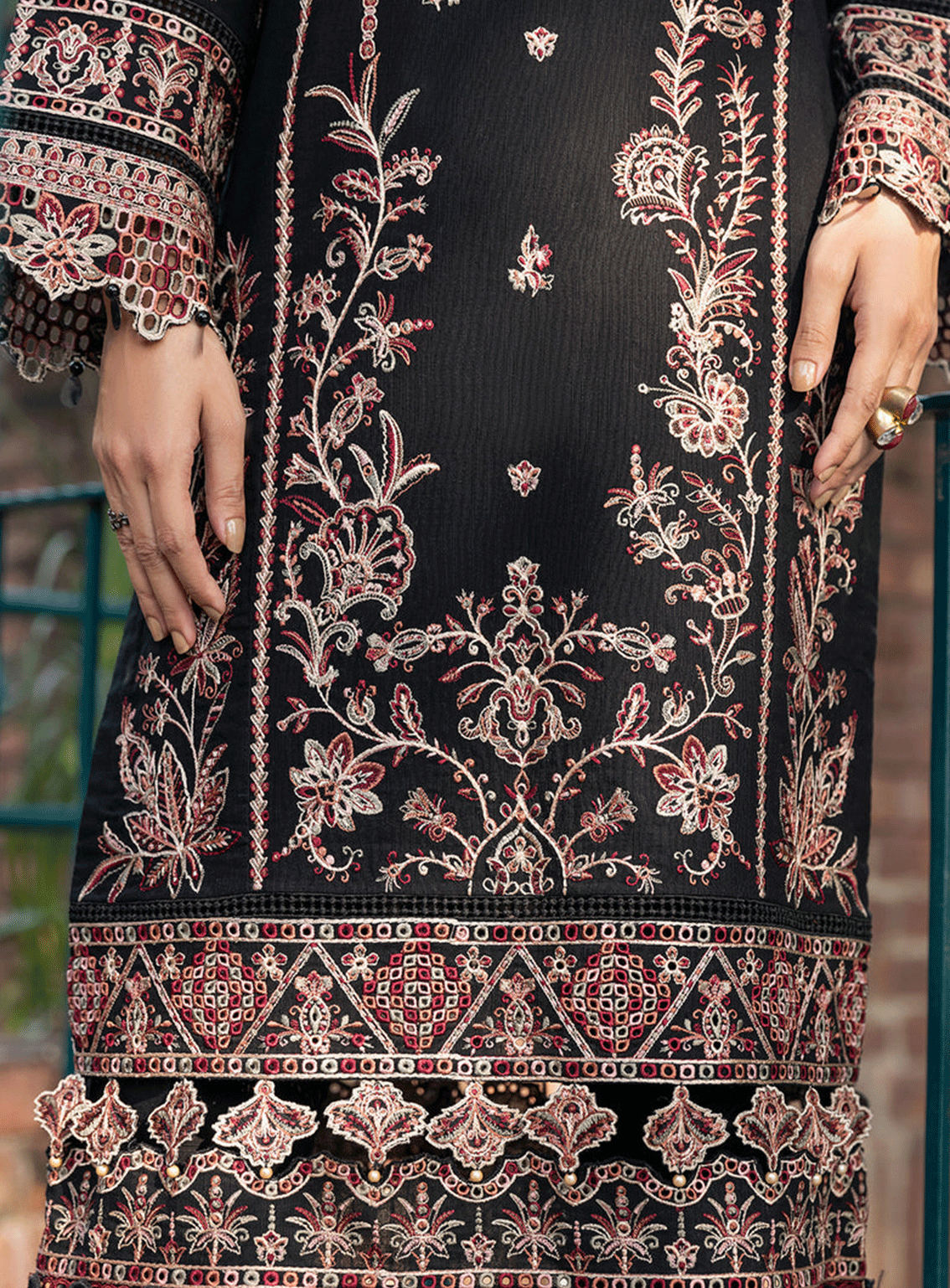 Dastoor By Farasha Embroidered Khaddar Unstitched 3 Piece Suit - 4 KHAYAL Dastoor By Farasha Embroidered Khaddar Unstitched 3 Piece Suit - 4 KHAYAL