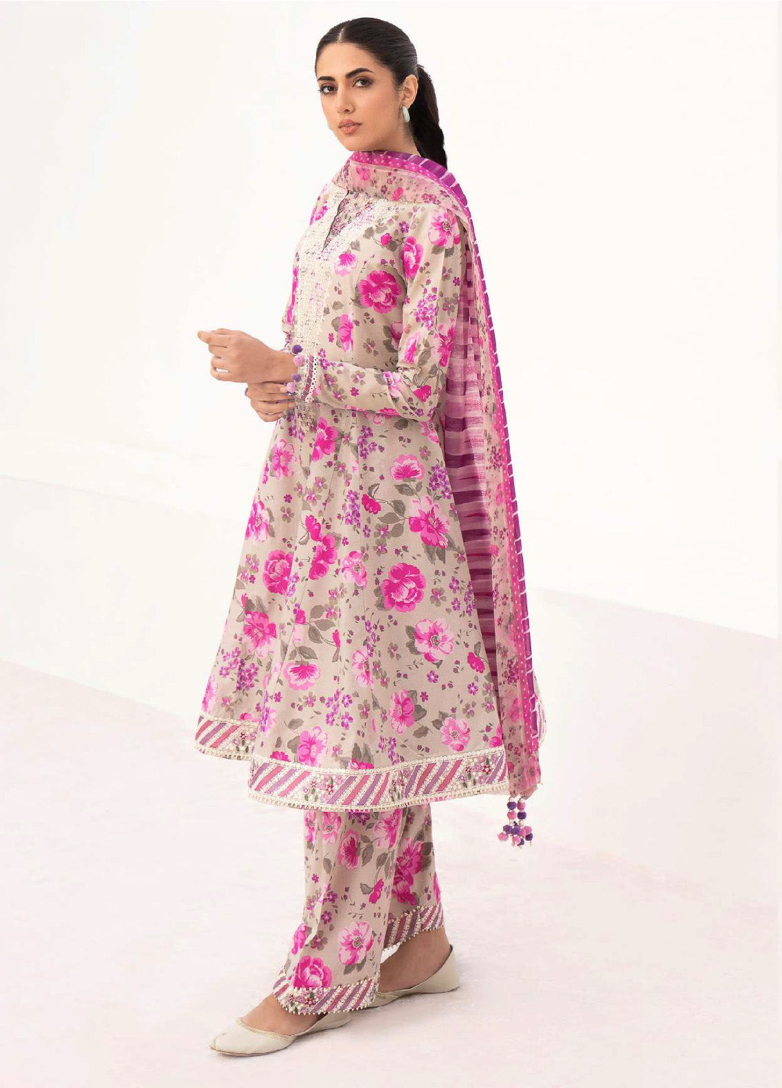 Delia By Jazmin Embroidered Lawn Unstitched 3 Piece Suit - JZ24DL 08 Delia By Jazmin Embroidered Lawn Unstitched 3 Piece Suit - JZ24DL 08