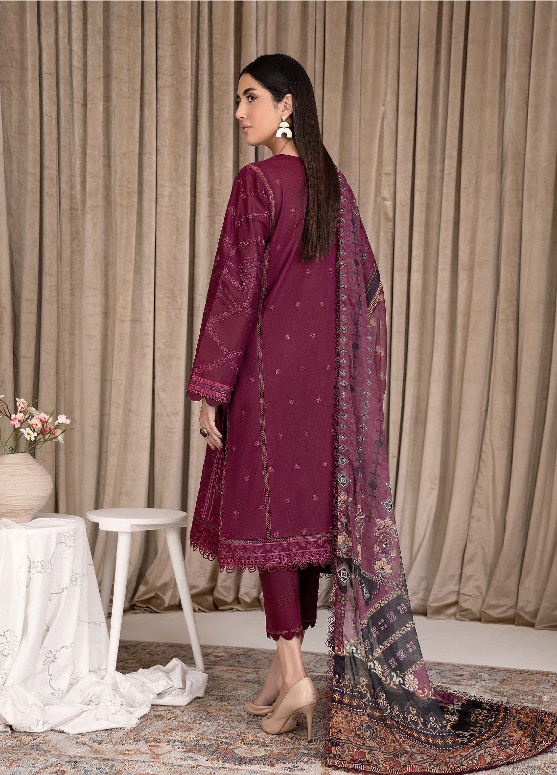 Eid Edition by Zarif Embroidered Lawn 3 Piece Unstitched Suit ZF23L ZEL-01 ROSE WOOD Eid Edition by Zarif Embroidered Lawn 3 Piece Unstitched Suit ZF23L ZEL-01 ROSE WOOD