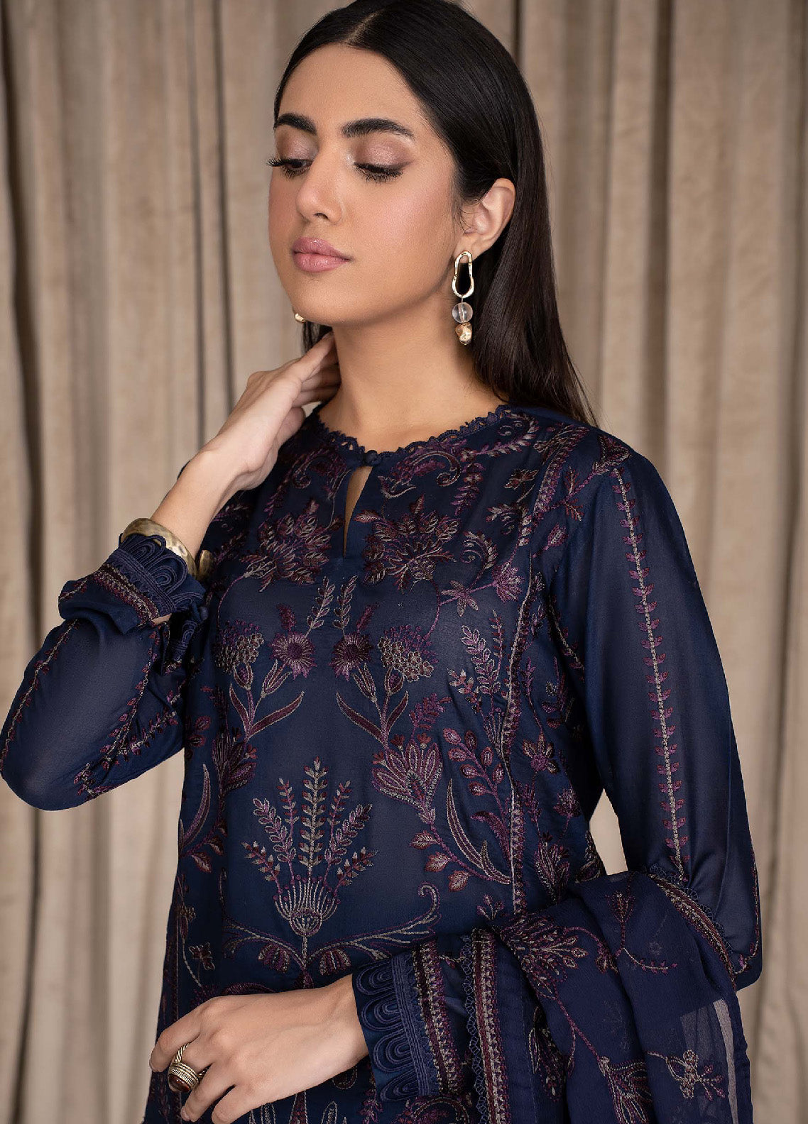 Eid Edition by Zarif Embroidered Lawn 3 Piece Unstitched Suit ZF23L ZEL-03 DEEP GLORY Eid Edition by Zarif Embroidered Lawn 3 Piece Unstitched Suit ZF23L ZEL-03 DEEP GLORY