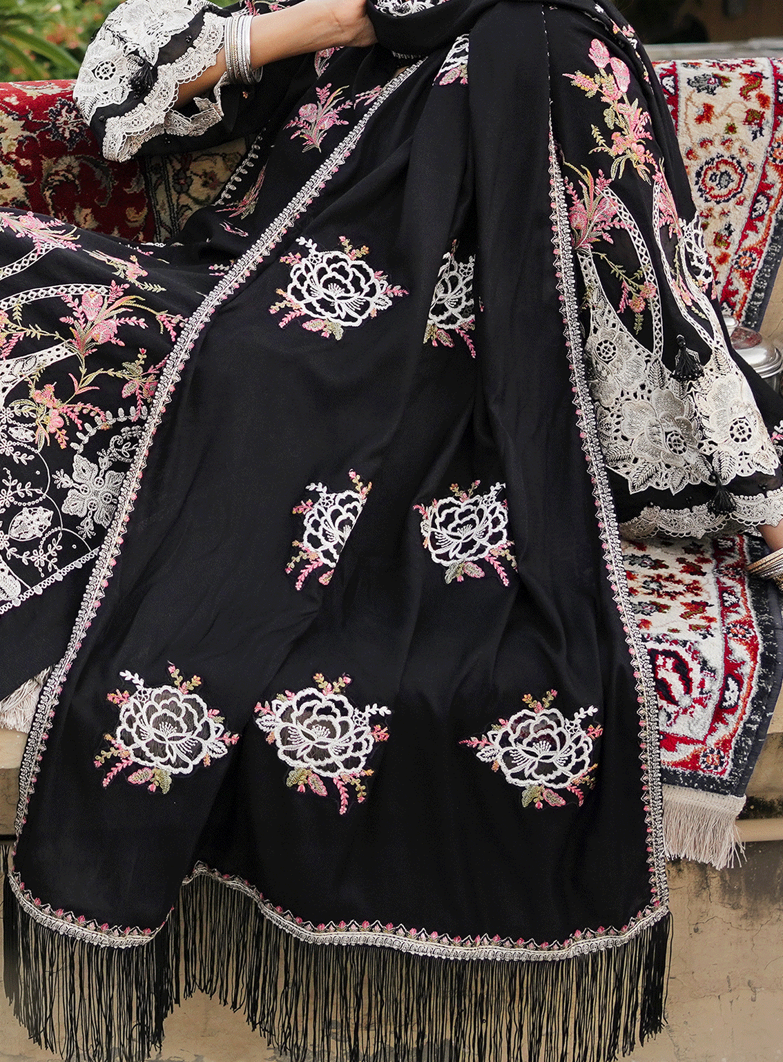 Elaf Embroidered Khaddar Unstitched 3 Piece Suit - EF23LW 02 BANAFSH Elaf Embroidered Khaddar Unstitched 3 Piece Suit - EF23LW 02 BANAFSH