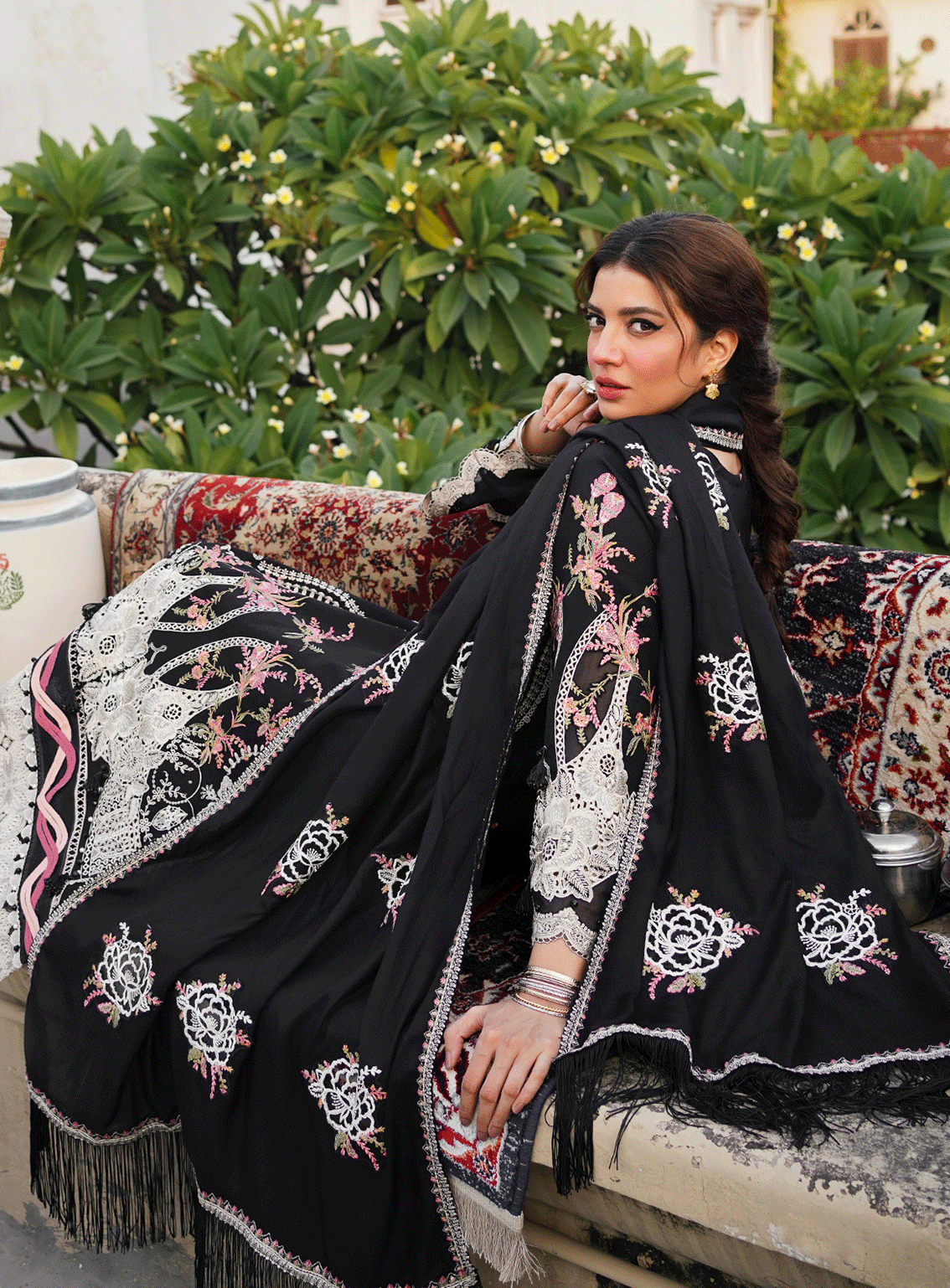 Elaf Embroidered Khaddar Unstitched 3 Piece Suit - EF23LW 02 BANAFSH Elaf Embroidered Khaddar Unstitched 3 Piece Suit - EF23LW 02 BANAFSH