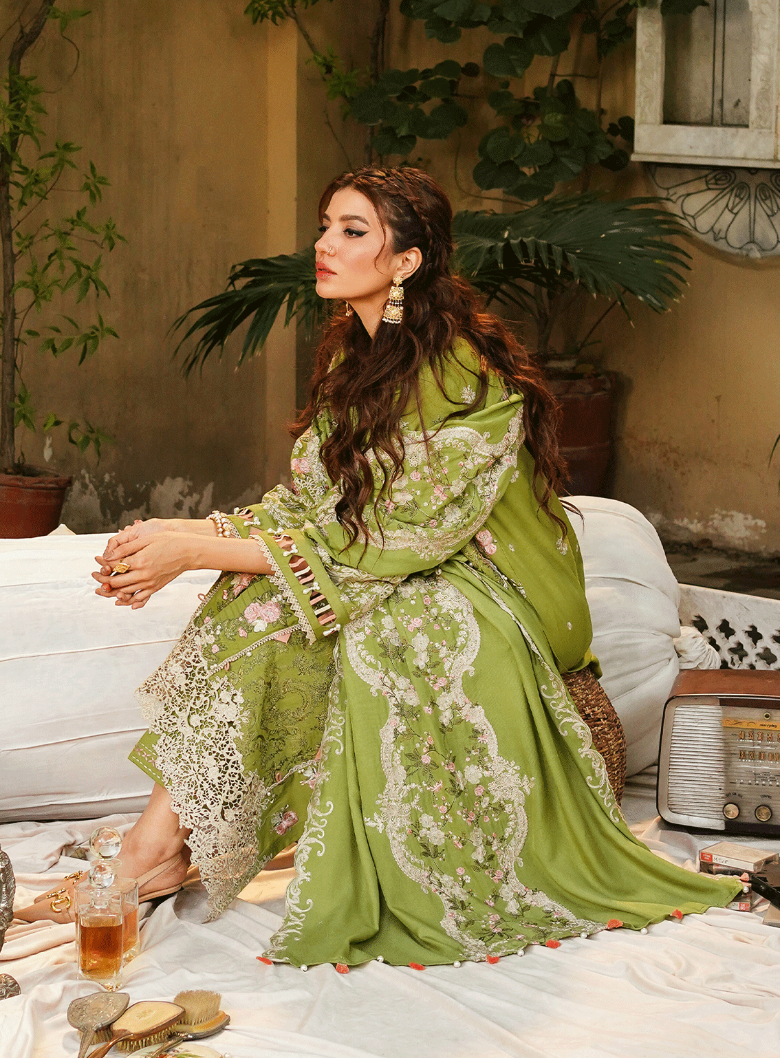 Elaf Embroidered Khaddar Unstitched 3 Piece Suit - EF23LW 05 AABROO Elaf Embroidered Khaddar Unstitched 3 Piece Suit - EF23LW 05 AABROO