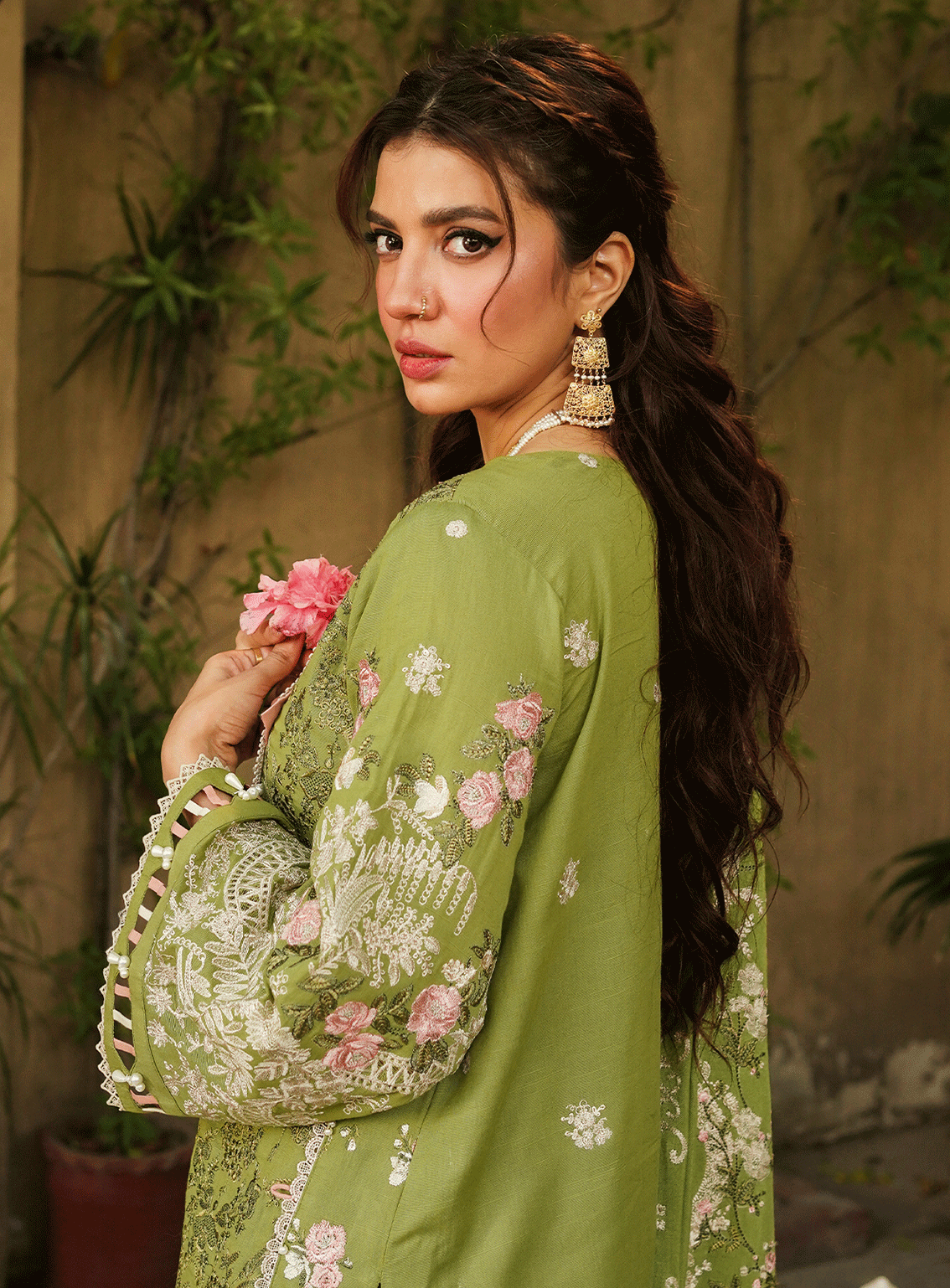 Elaf Embroidered Khaddar Unstitched 3 Piece Suit - EF23LW 05 AABROO Elaf Embroidered Khaddar Unstitched 3 Piece Suit - EF23LW 05 AABROO