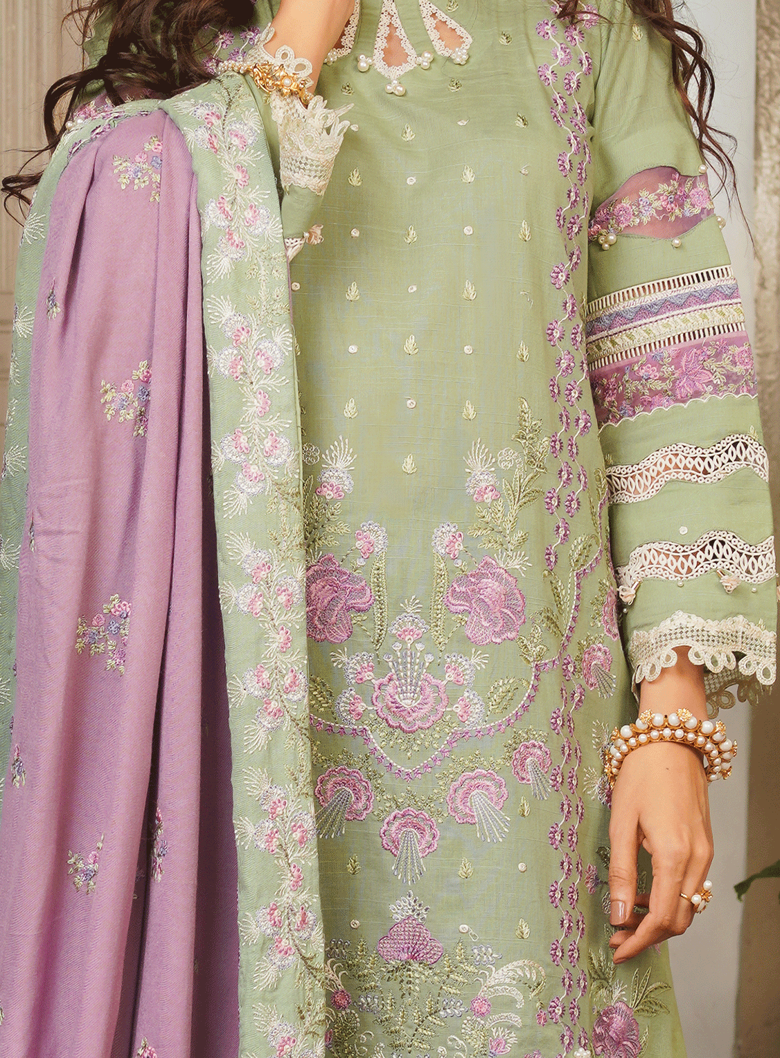 Elaf Embroidered Khaddar Unstitched 3 Piece Suit - EF23LW 4A GULSAAN Elaf Embroidered Khaddar Unstitched 3 Piece Suit - EF23LW 4A GULSAAN