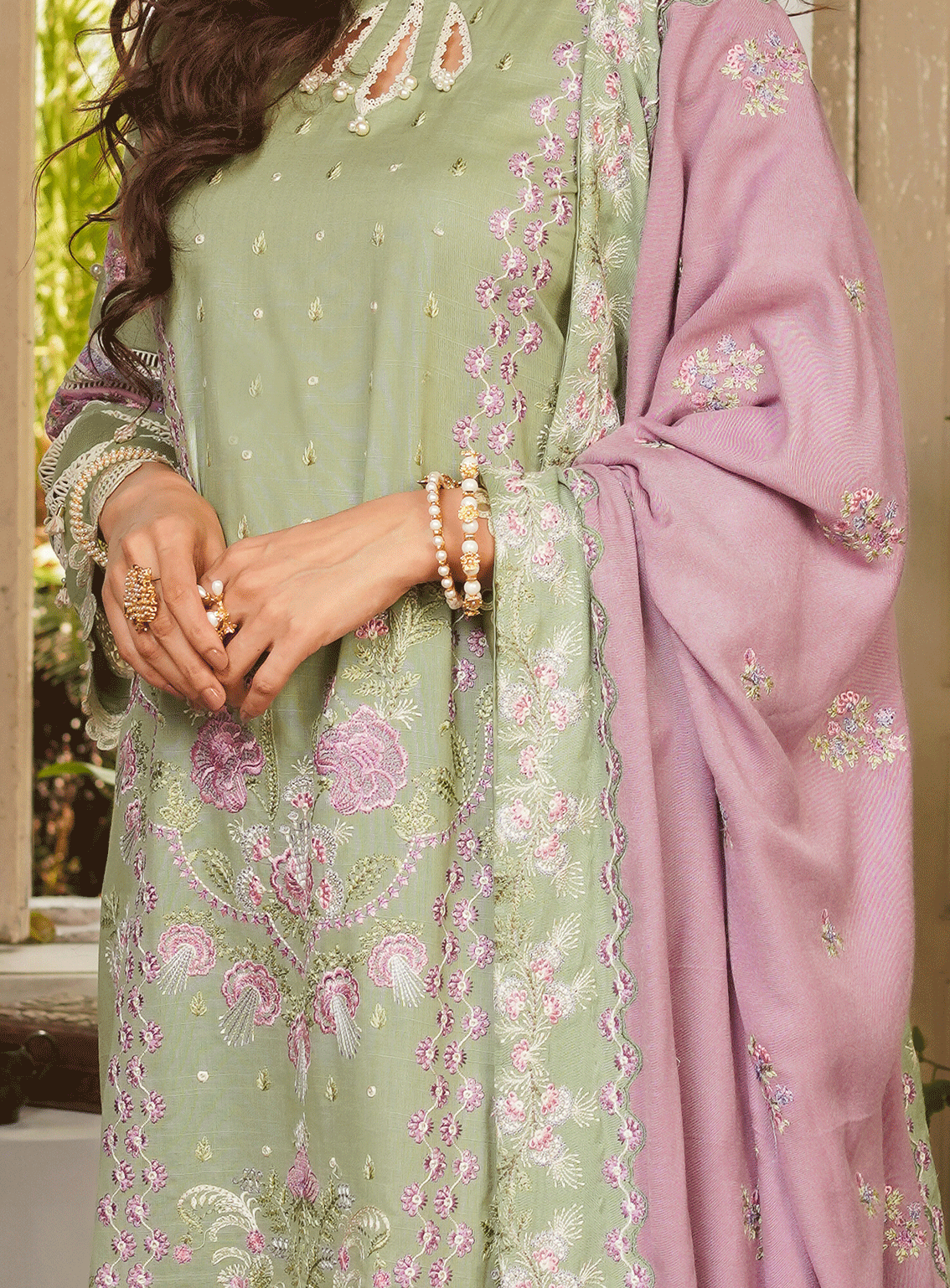 Elaf Embroidered Khaddar Unstitched 3 Piece Suit - EF23LW 4A GULSAAN Elaf Embroidered Khaddar Unstitched 3 Piece Suit - EF23LW 4A GULSAAN