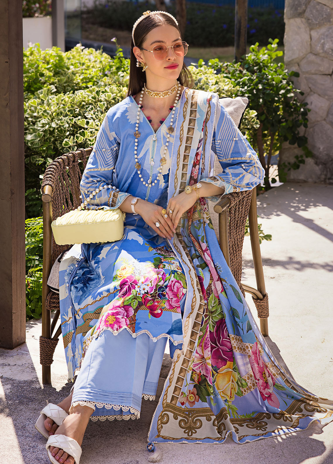 Elaf Luxury Printed Lawn 3 Piece Unstitched Suit EF24P EOP-01B DARIS Elaf Luxury Printed Lawn 3 Piece Unstitched Suit EF24P EOP-01B DARIS