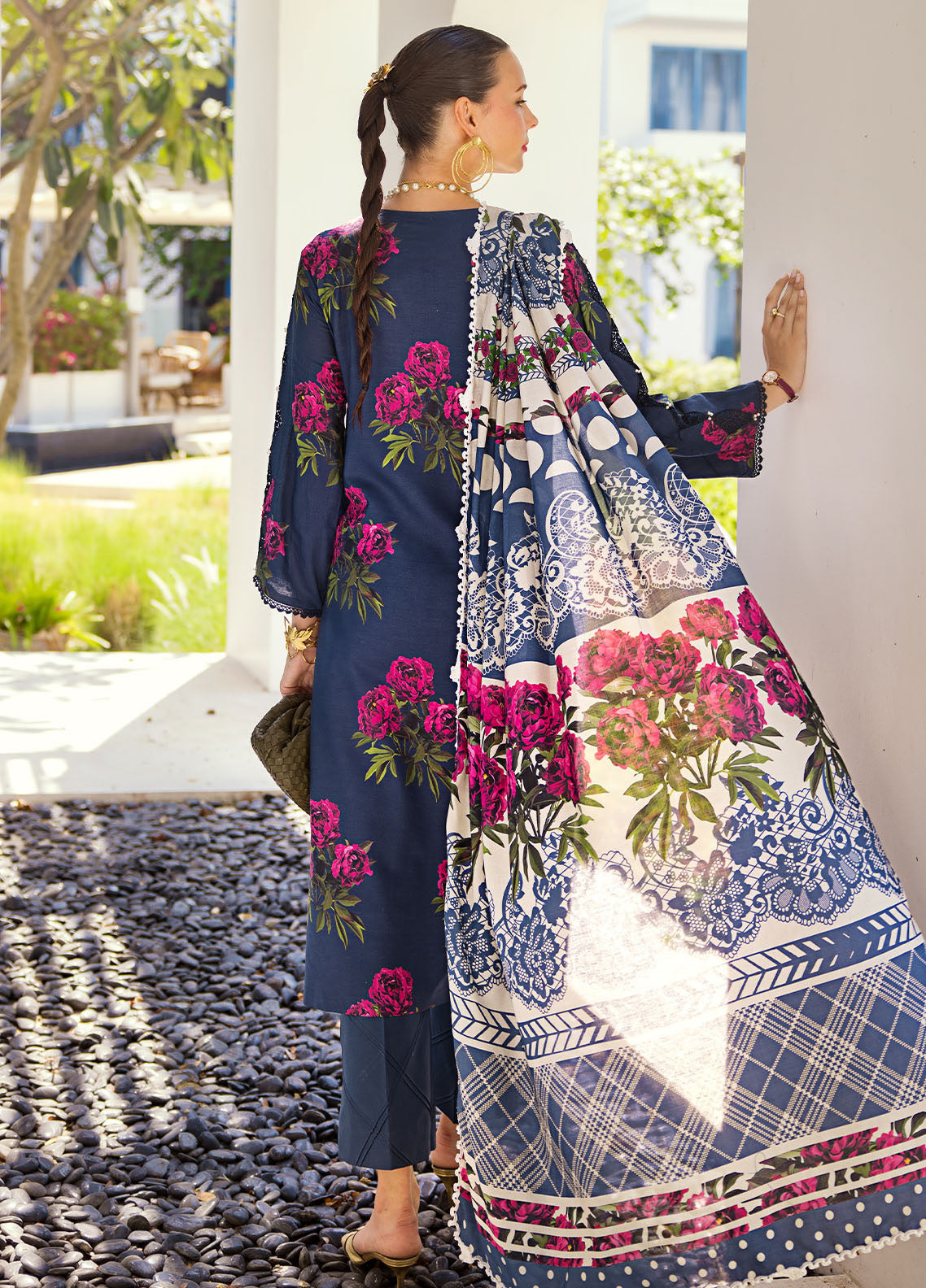 Elaf Luxury Printed Lawn 3 Piece Unstitched Suit EF24P EOP-03B PATTAYA POISE Elaf Luxury Printed Lawn 3 Piece Unstitched Suit EF24P EOP-03B PATTAYA POISE