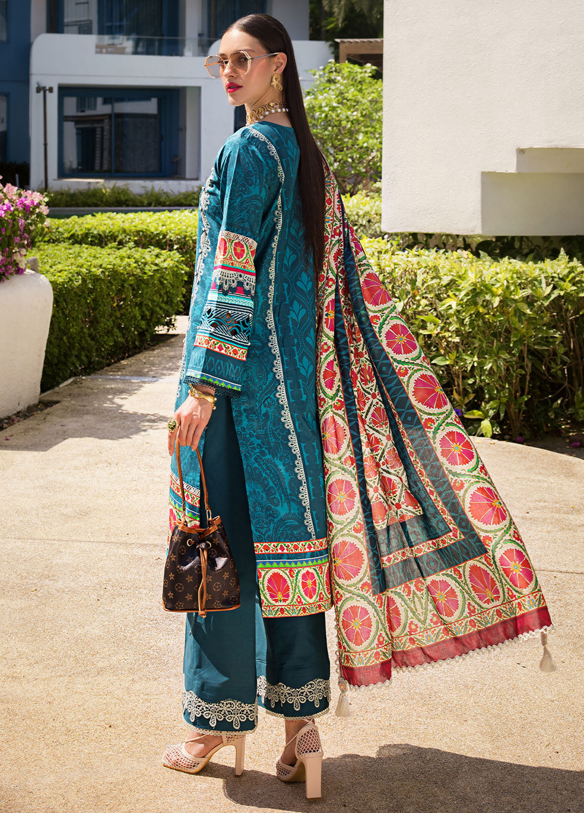 Elaf Luxury Printed Lawn 3 Piece Unstitched Suit EF24P EOP-07A FAUNA Elaf Luxury Printed Lawn 3 Piece Unstitched Suit EF24P EOP-07A FAUNA