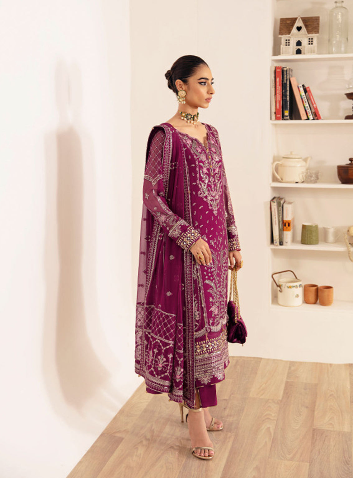 Gulaal Embroidered Chiffon Unstitched 4 Piece Suit - 04 Gulaal Embroidered Chiffon Unstitched 4 Piece Suit - 04