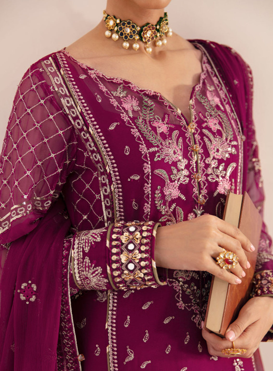 Gulaal Embroidered Chiffon Unstitched 4 Piece Suit - 04 Gulaal Embroidered Chiffon Unstitched 4 Piece Suit - 04