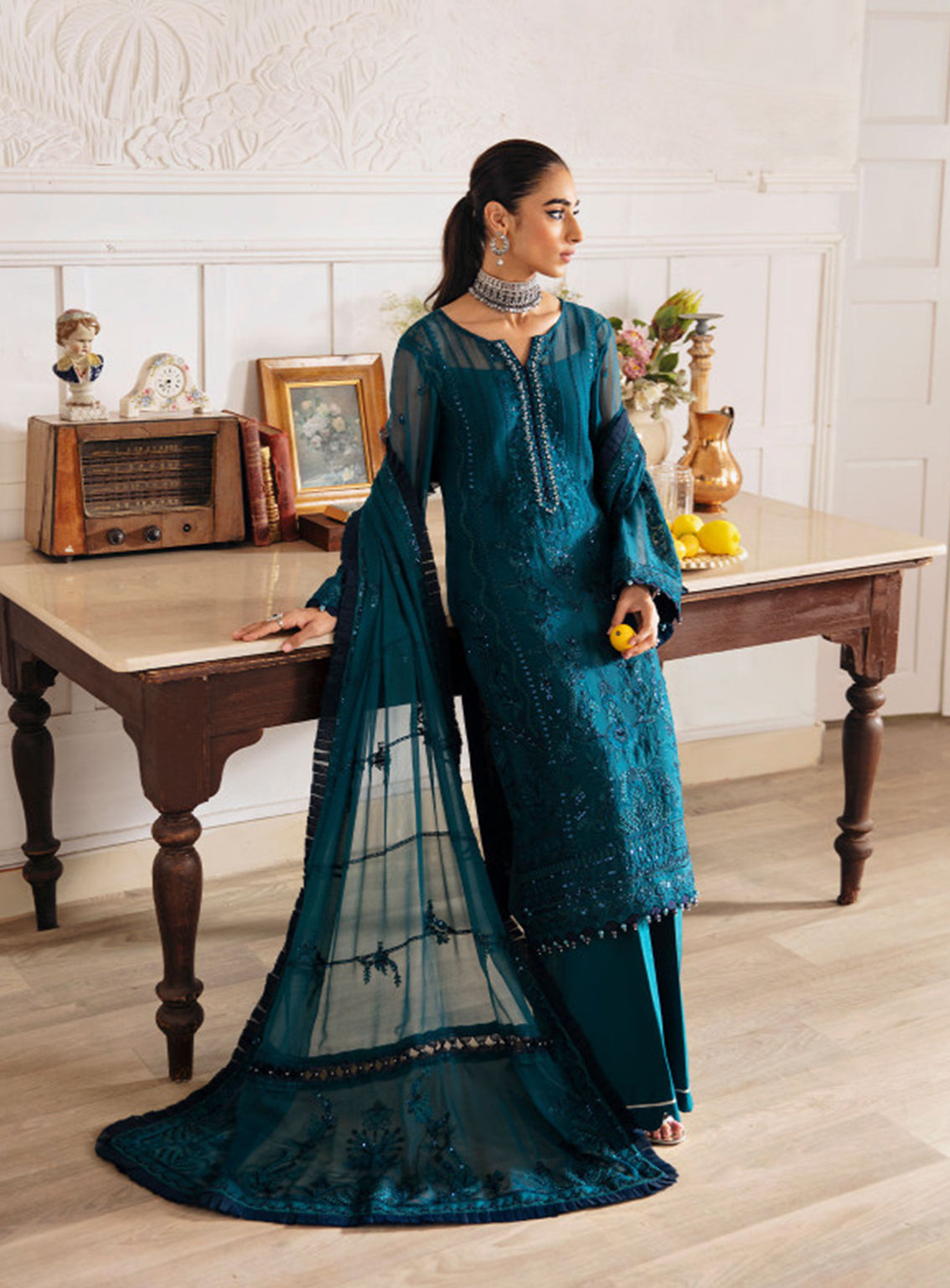 Gulaal Embroidered Chiffon Unstitched 4 Piece Suit - 08 Gulaal Embroidered Chiffon Unstitched 4 Piece Suit - 08