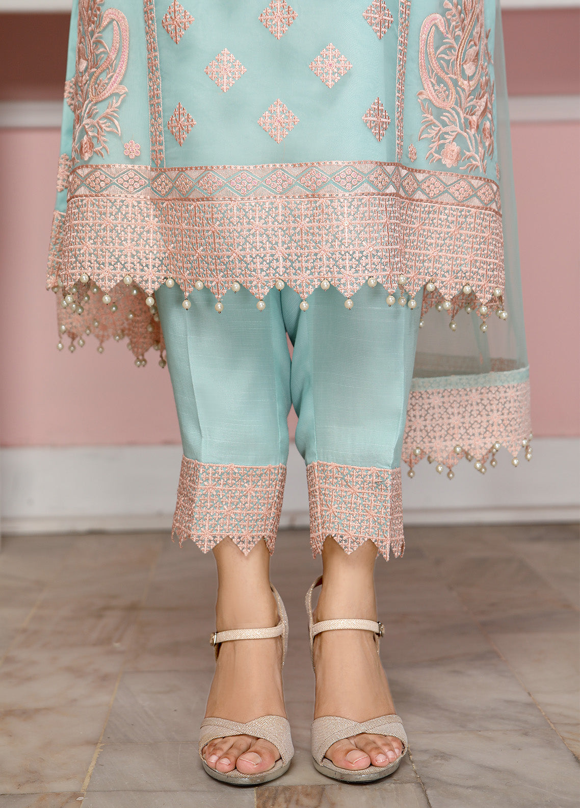Kaynaat By Laveen Organza Unstitched 3 Piece Suit - LV24K LOK-002 FALAK Kaynaat By Laveen Organza Unstitched 3 Piece Suit - LV24K LOK-002 FALAK